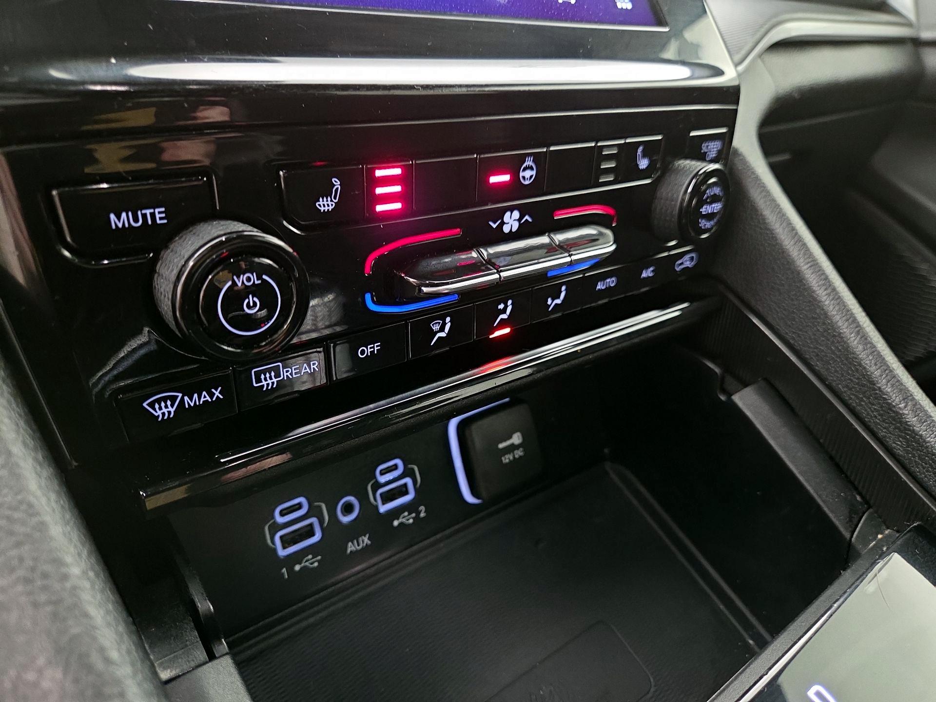 Thumbnail: 2024 Jeep Grand Cherokee - 16