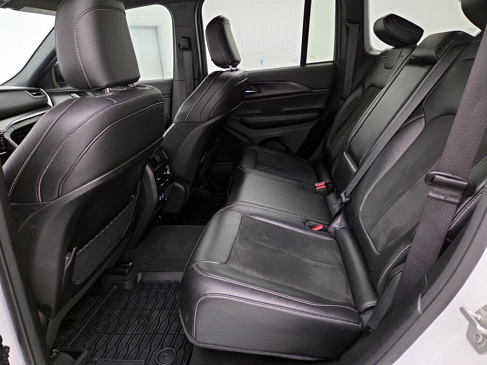 Thumbnail: 2024 Jeep Grand Cherokee - 19