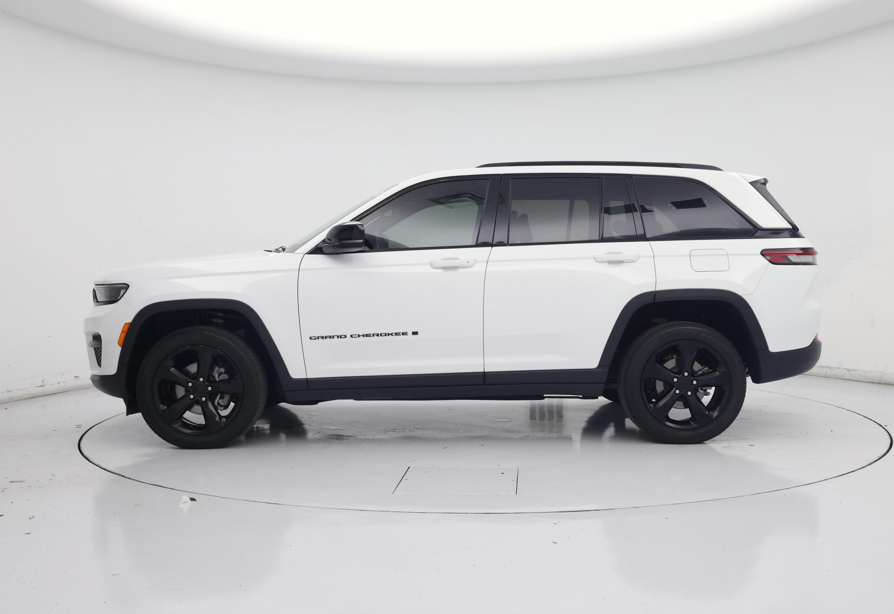 Thumbnail: 2024 Jeep Grand Cherokee - 3
