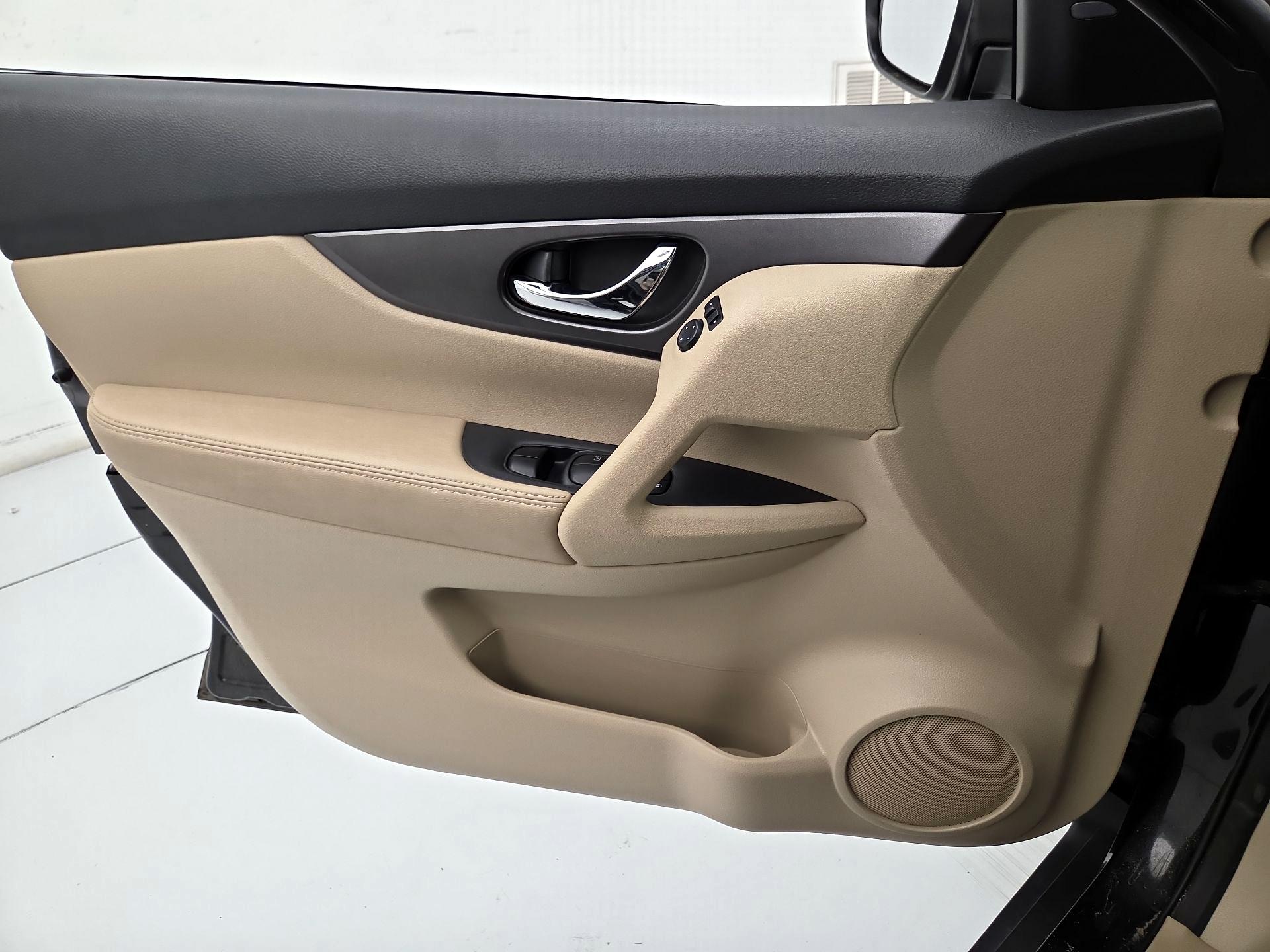 Thumbnail: 2014 Nissan Rogue - 12