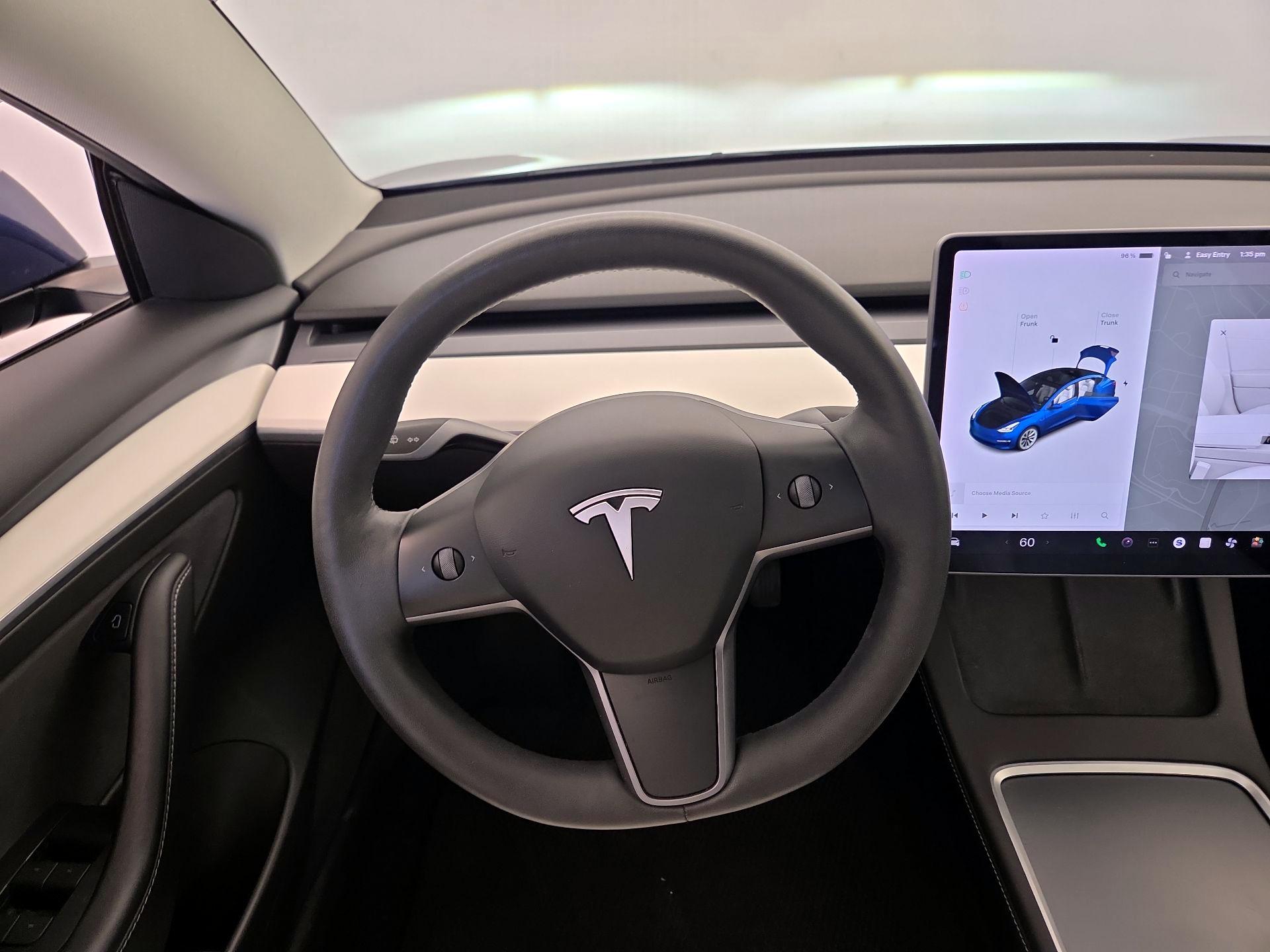 Thumbnail: 2022 Tesla Model 3 - 10