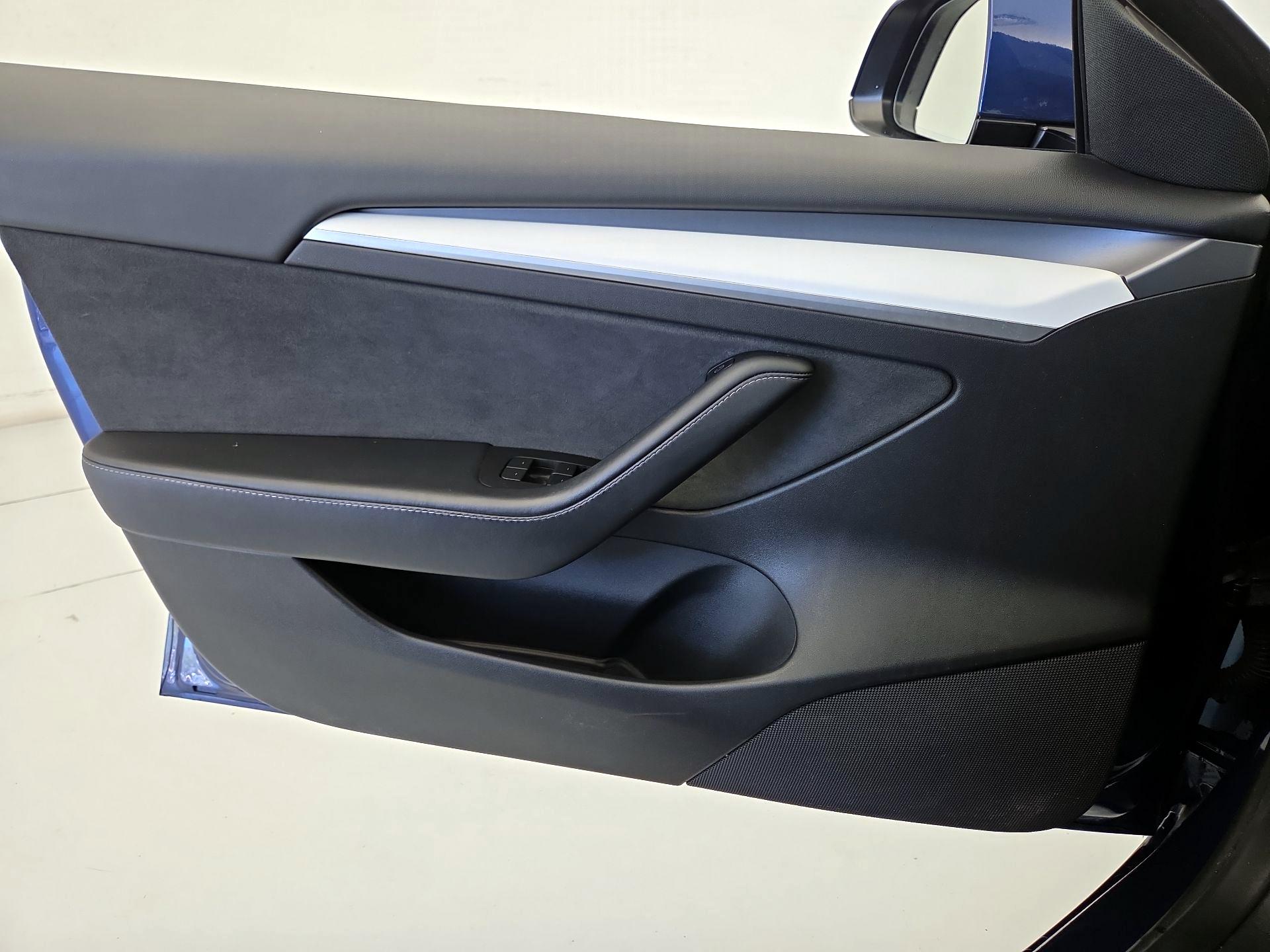 Thumbnail: 2022 Tesla Model 3 - 12