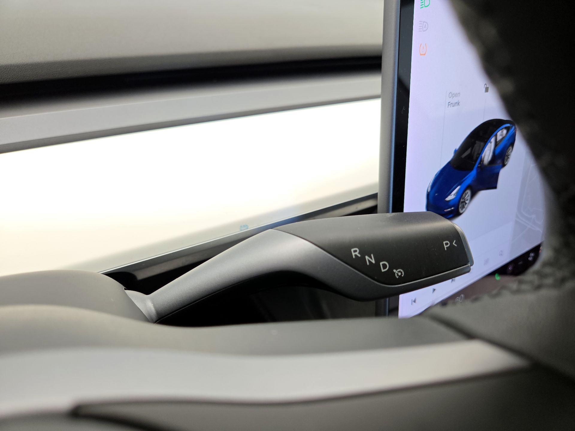 Thumbnail: 2022 Tesla Model 3 - 16