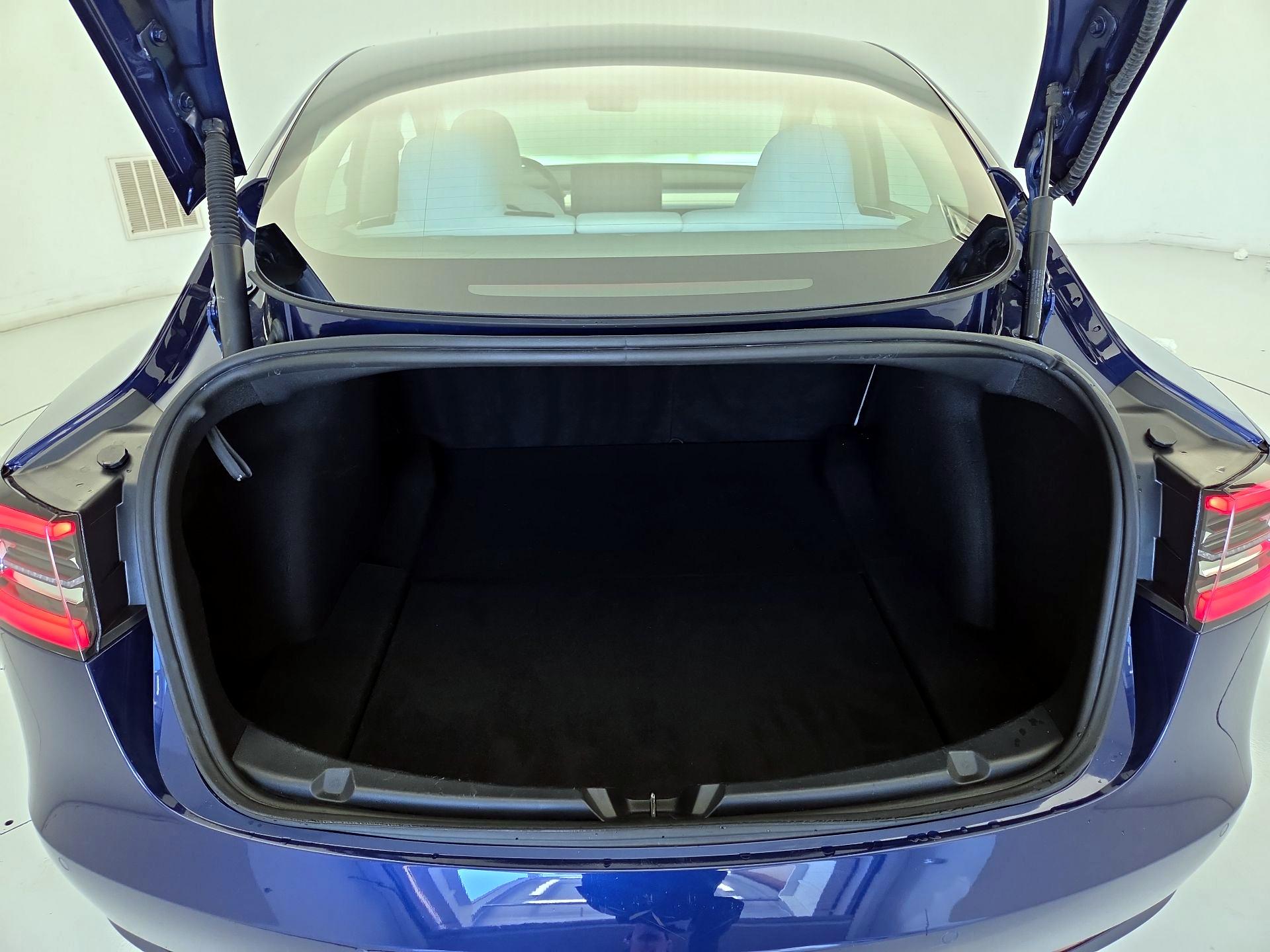 Thumbnail: 2022 Tesla Model 3 - 20