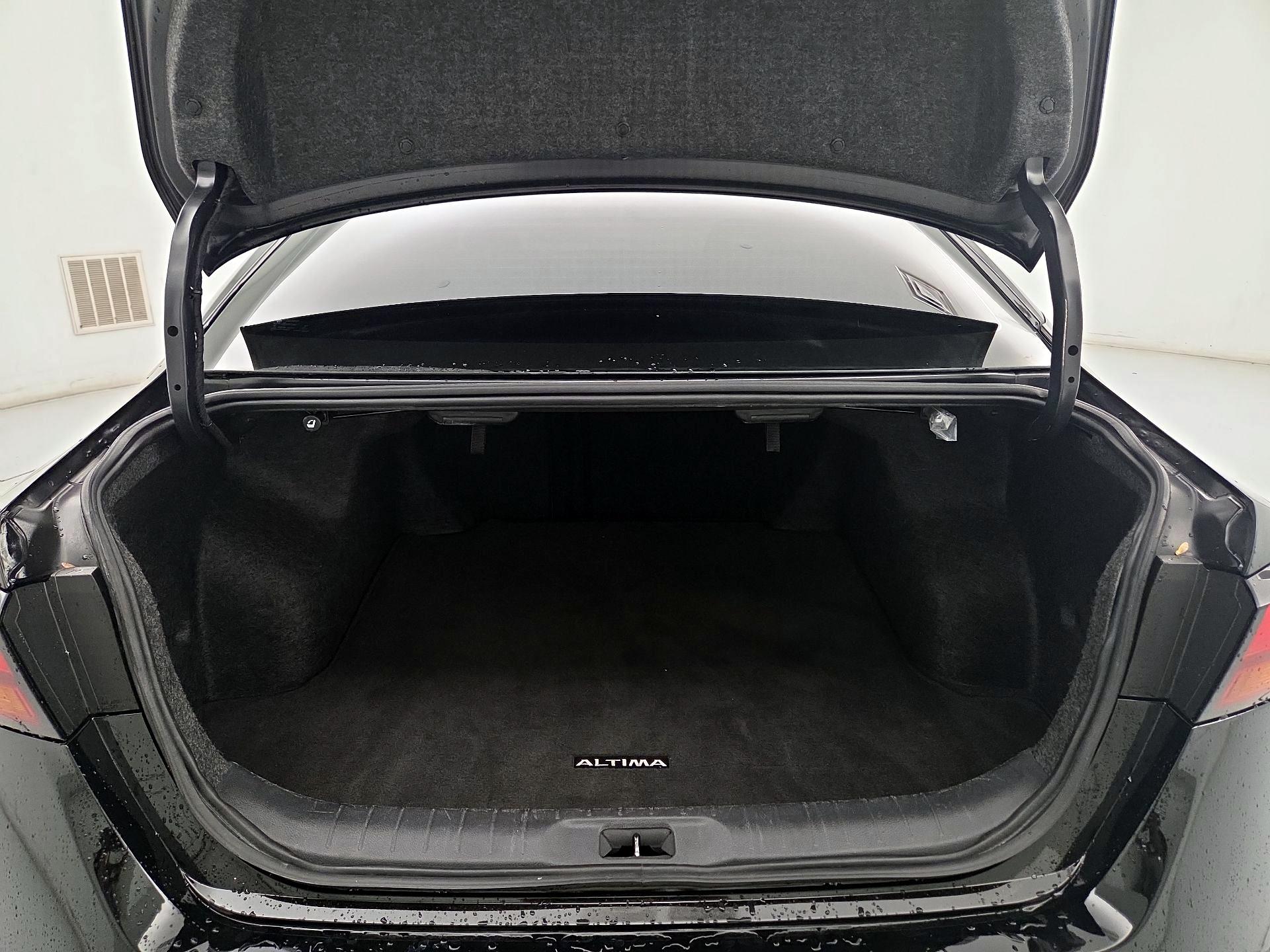 Thumbnail: 2024 Nissan Altima - 20