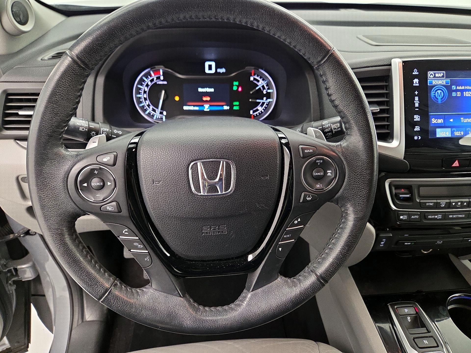 Thumbnail: 2017 Honda Pilot - 10