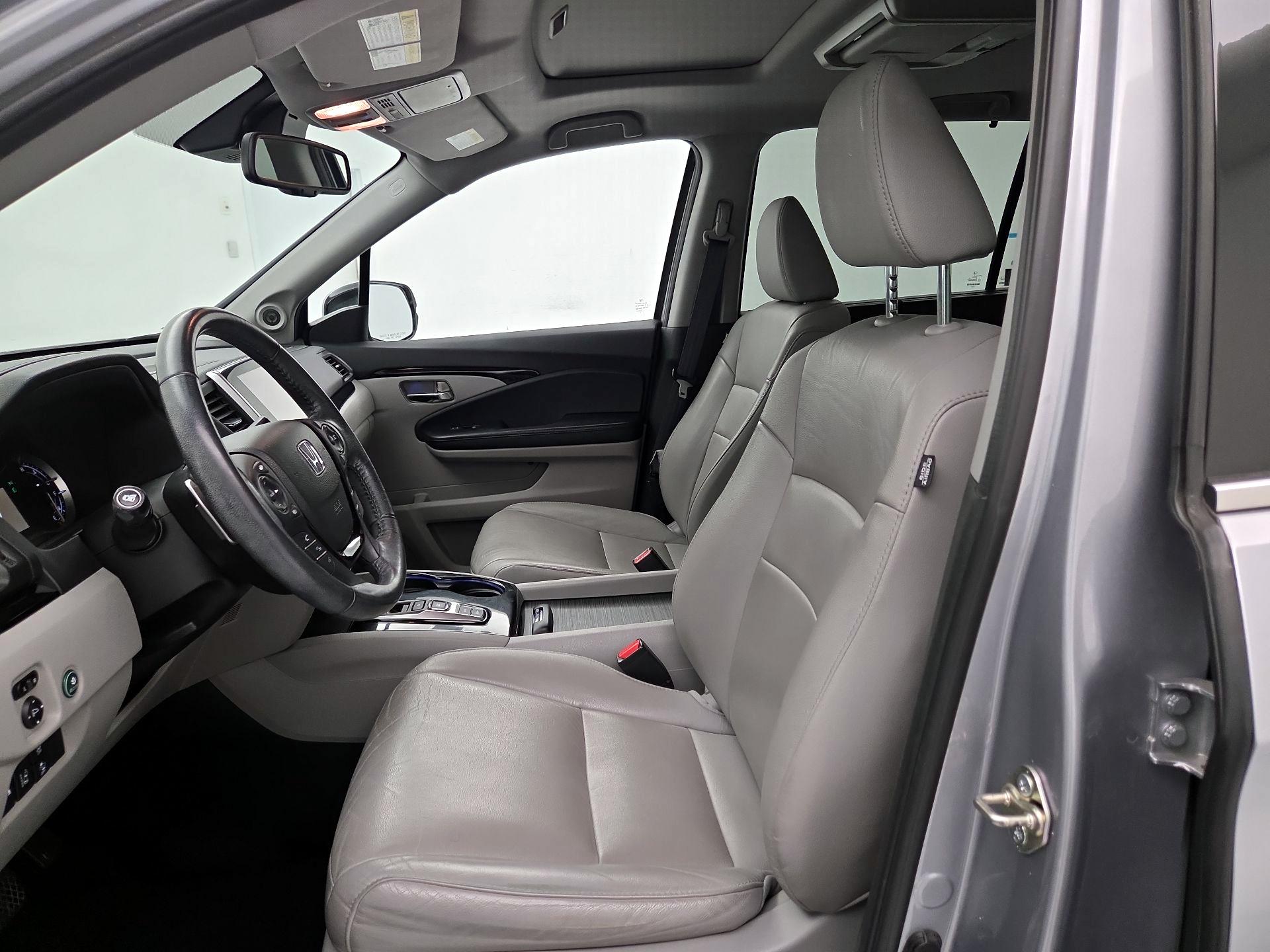 Thumbnail: 2017 Honda Pilot - 11