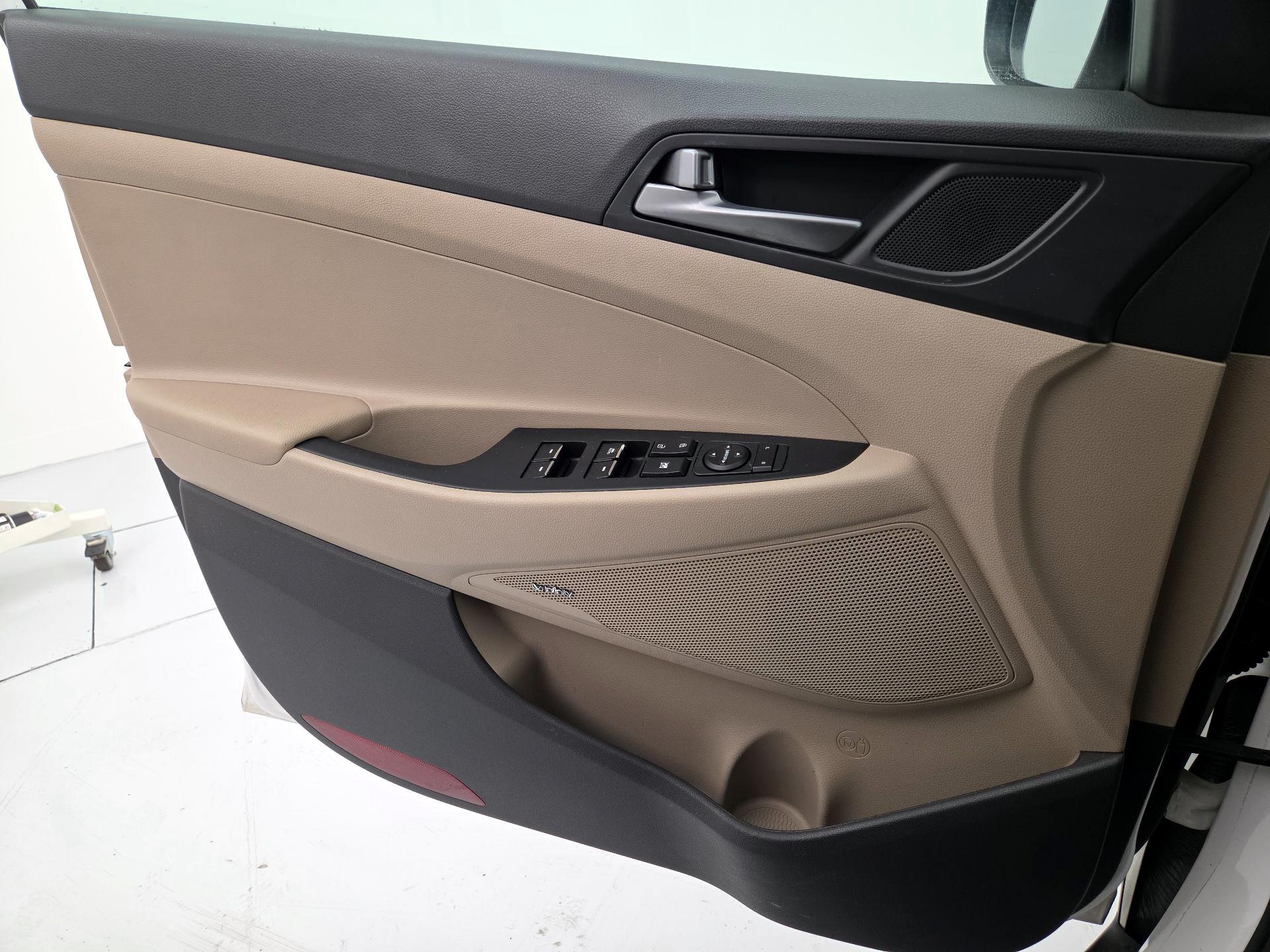 Thumbnail: 2017 Hyundai Tucson - 12