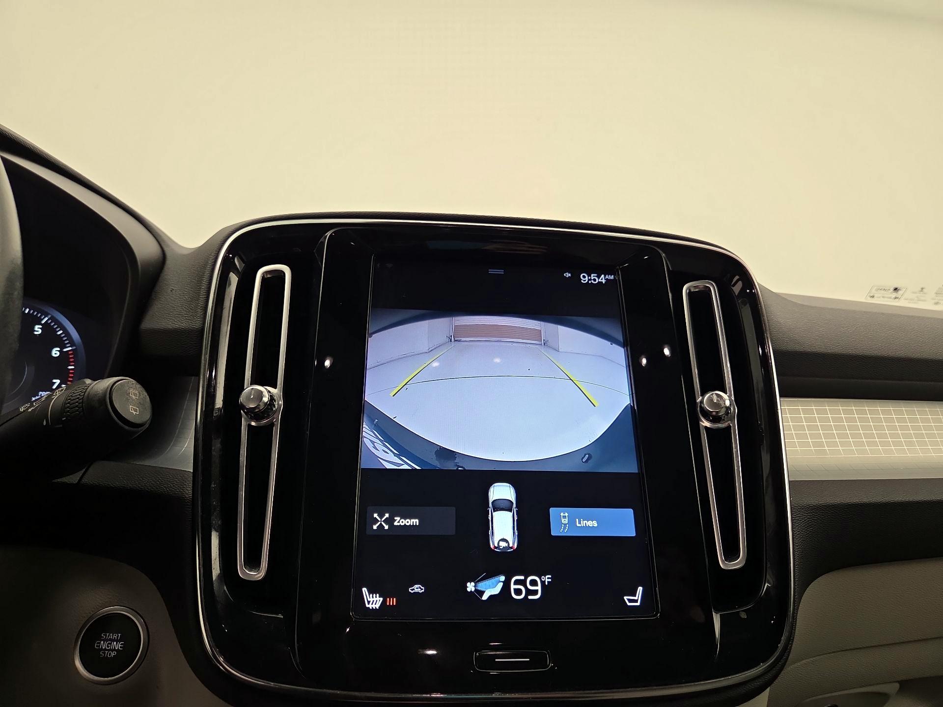 Thumbnail: 2020 Volvo XC40 - 13