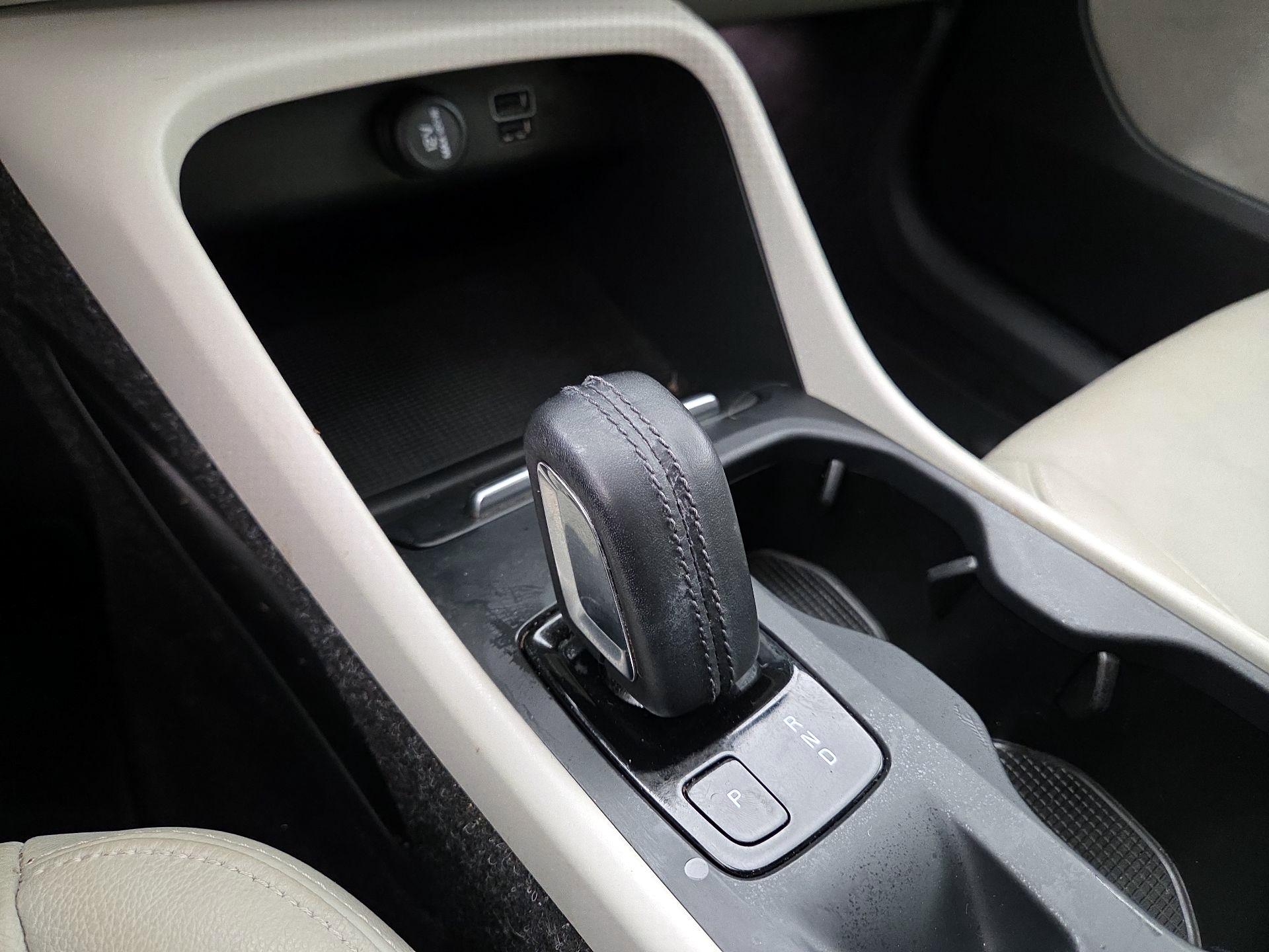 Thumbnail: 2020 Volvo XC40 - 16