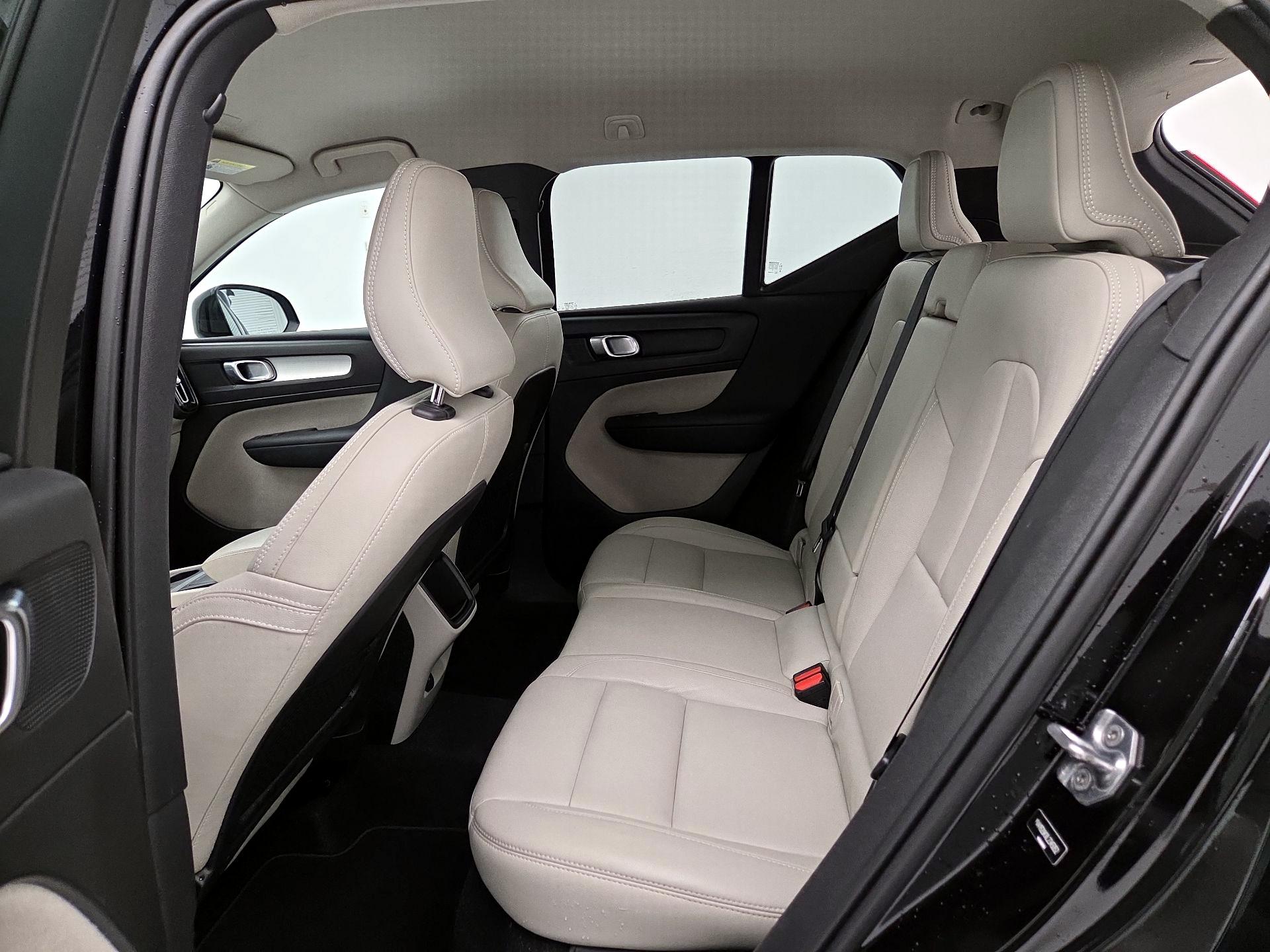 Thumbnail: 2020 Volvo XC40 - 18