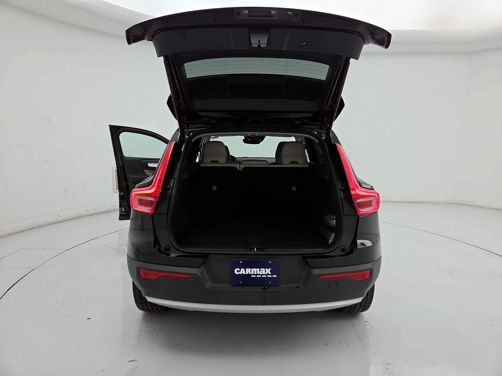 Thumbnail: 2020 Volvo XC40 - 19