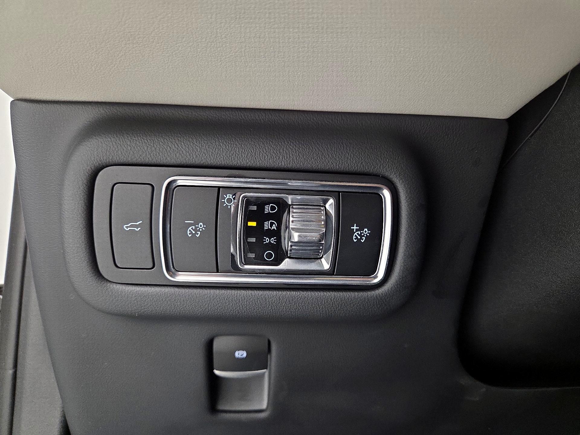 Thumbnail: 2024 Lincoln Nautilus - 13