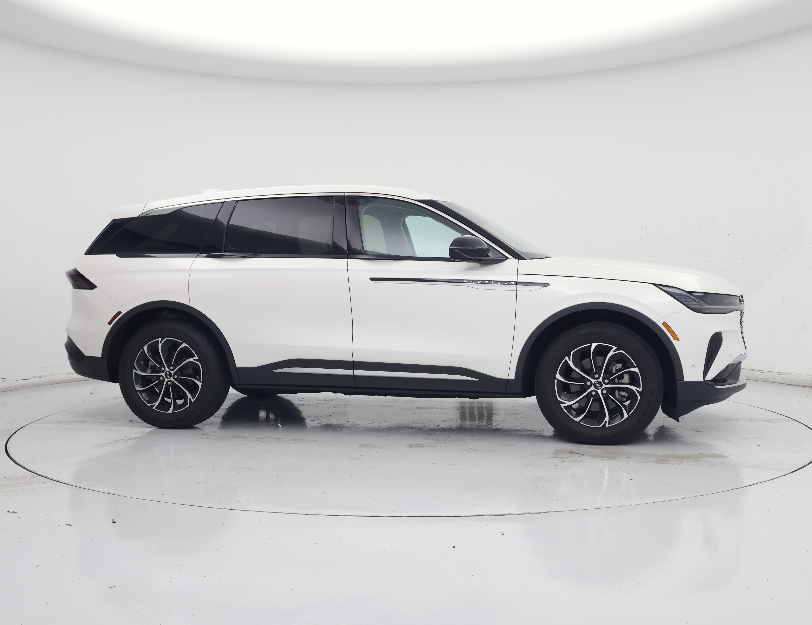 Thumbnail: 2024 Lincoln Nautilus - 7