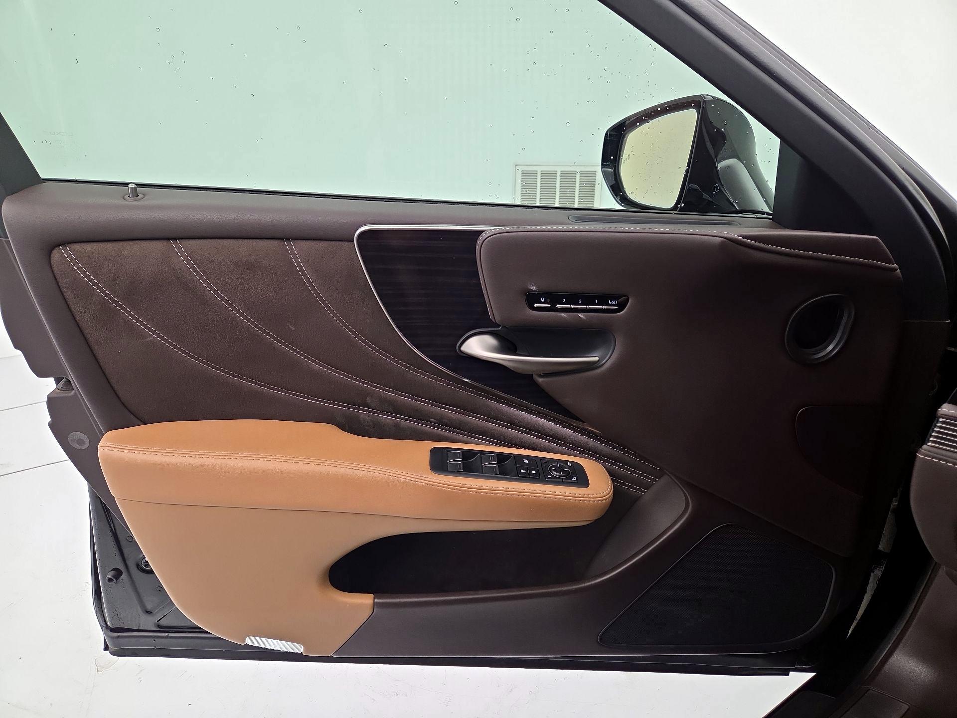 Thumbnail: 2018 Lexus LS - 12