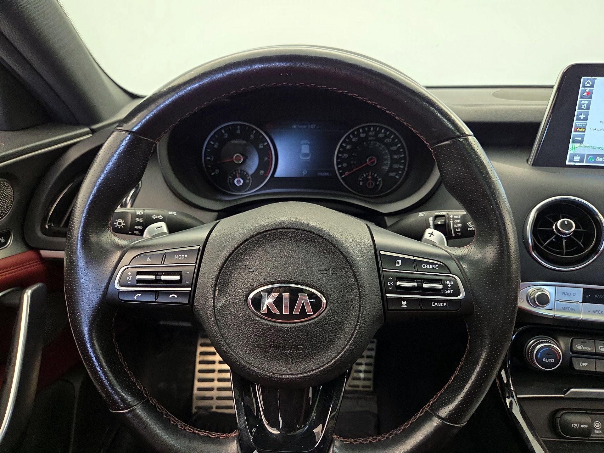 Thumbnail: 2018 Kia Stinger - 10