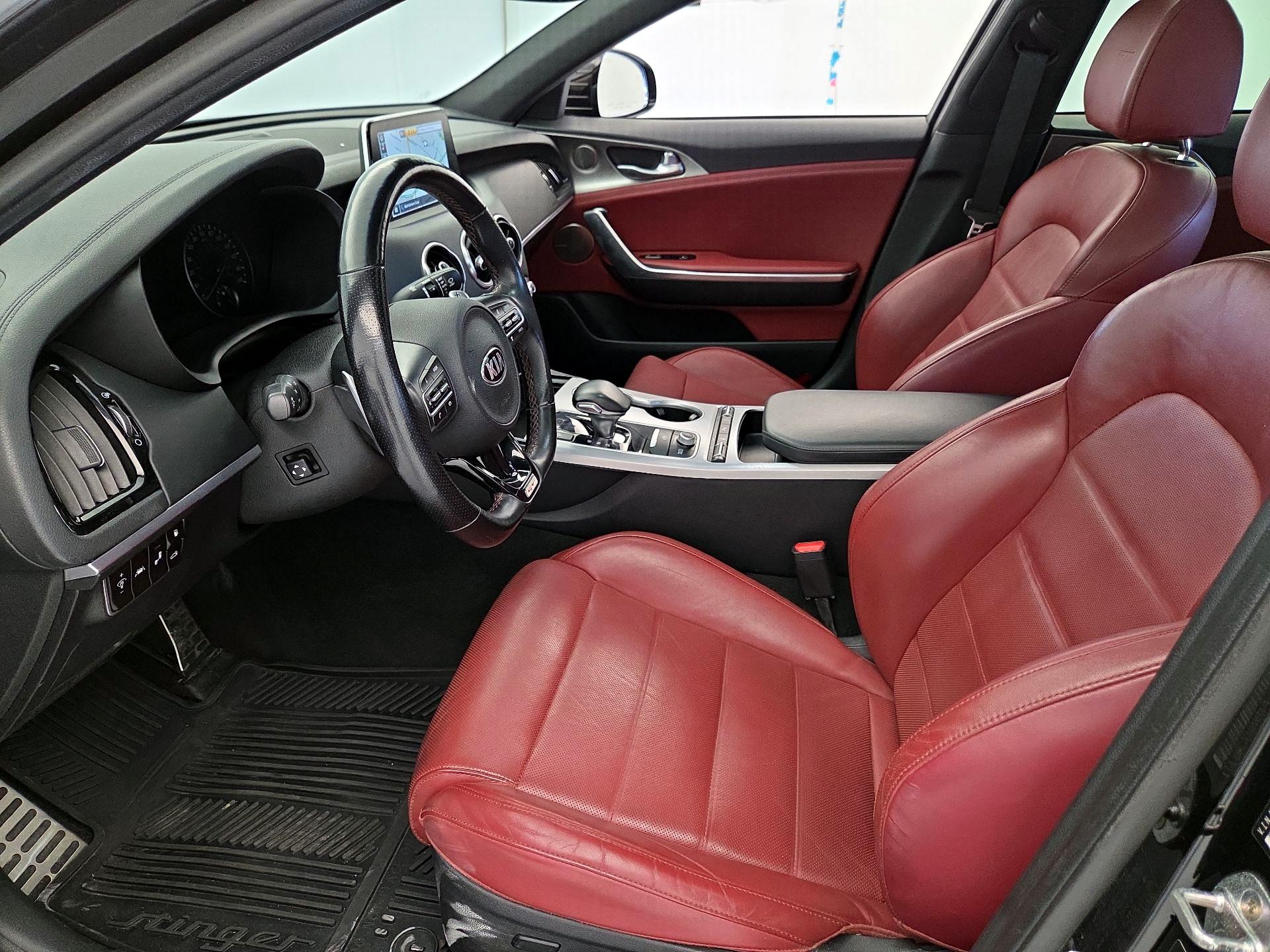 Thumbnail: 2018 Kia Stinger - 11