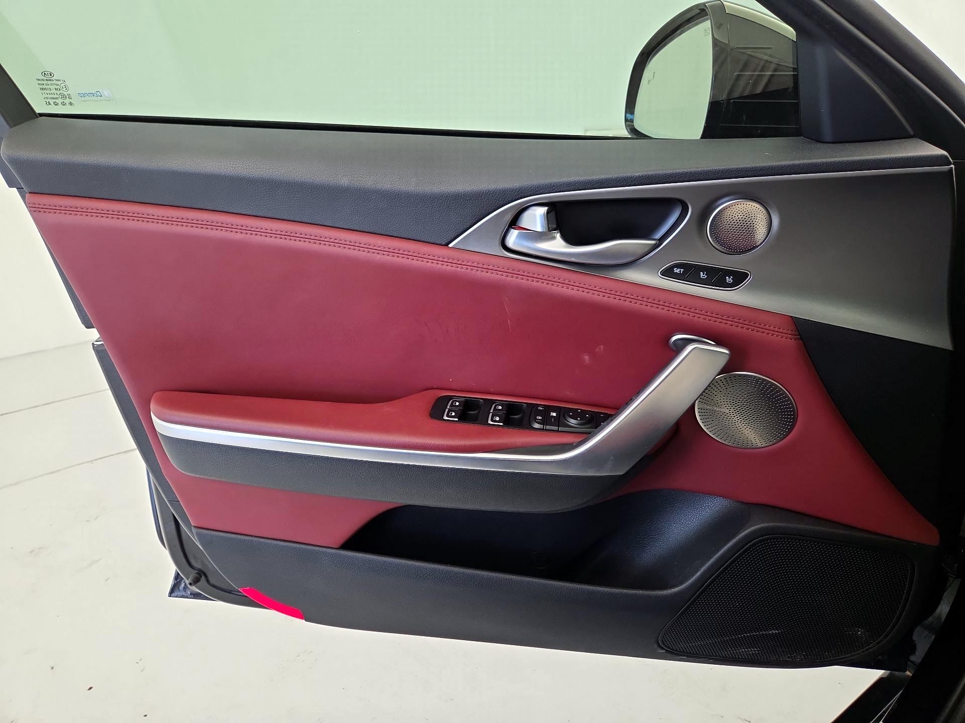 Thumbnail: 2018 Kia Stinger - 12