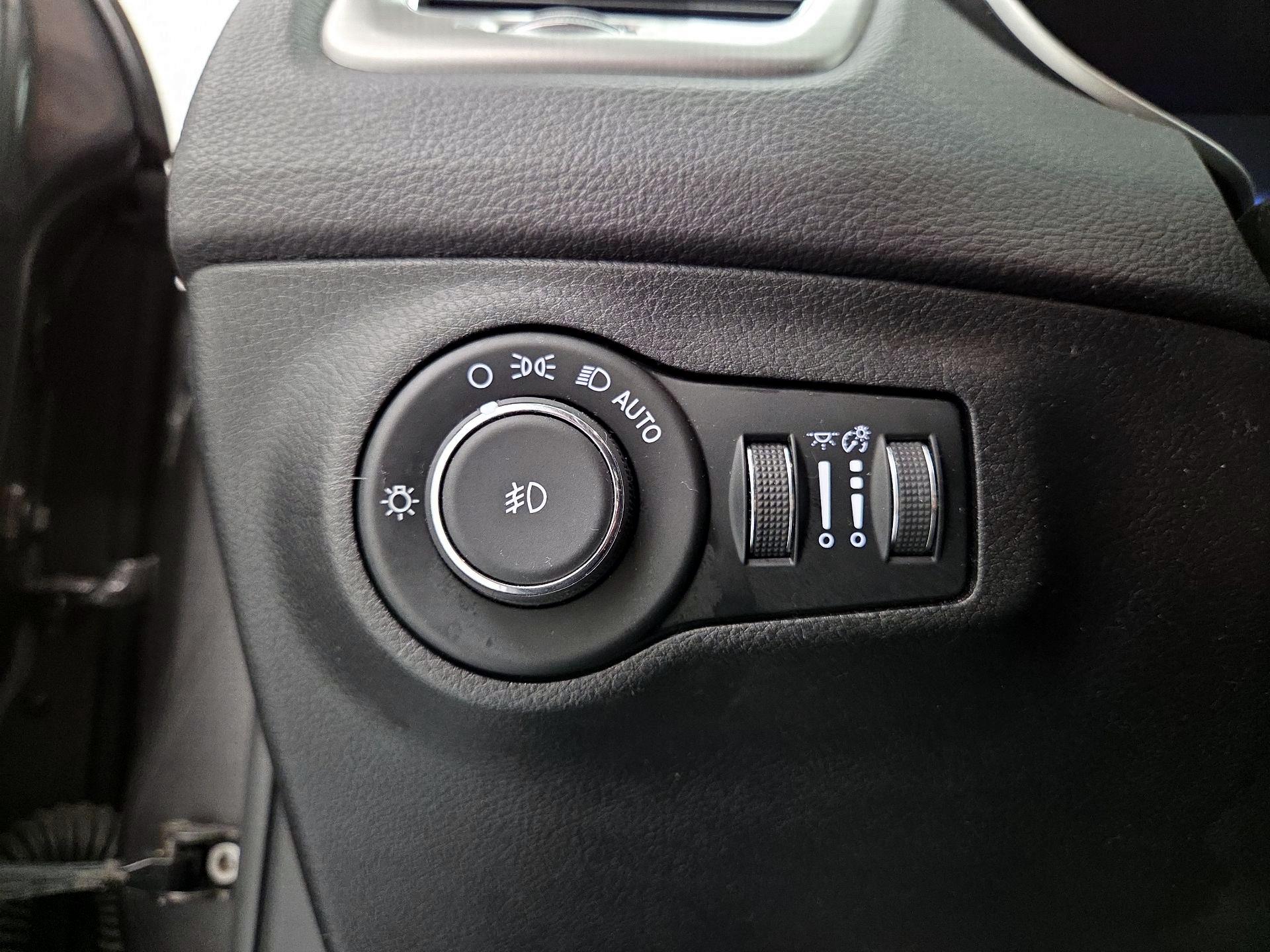 Thumbnail: 2018 Jeep Compass - 13