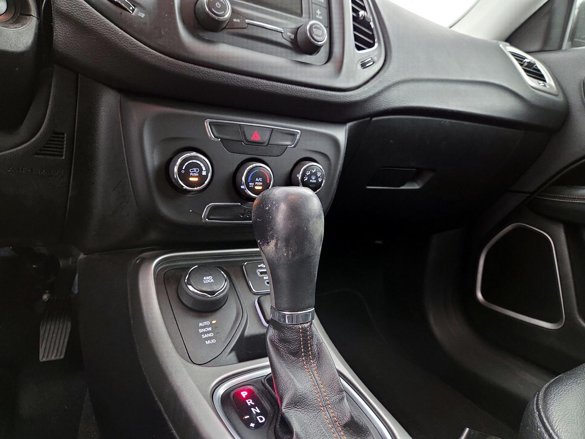 Thumbnail: 2018 Jeep Compass - 18