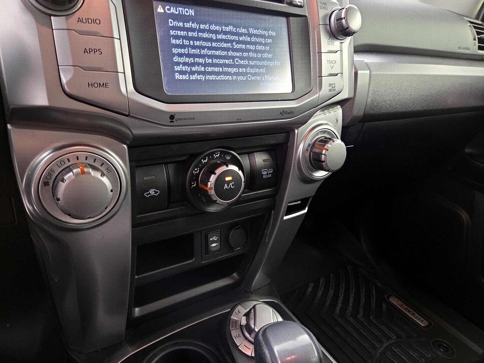 Thumbnail: 2014 Toyota 4Runner - 16