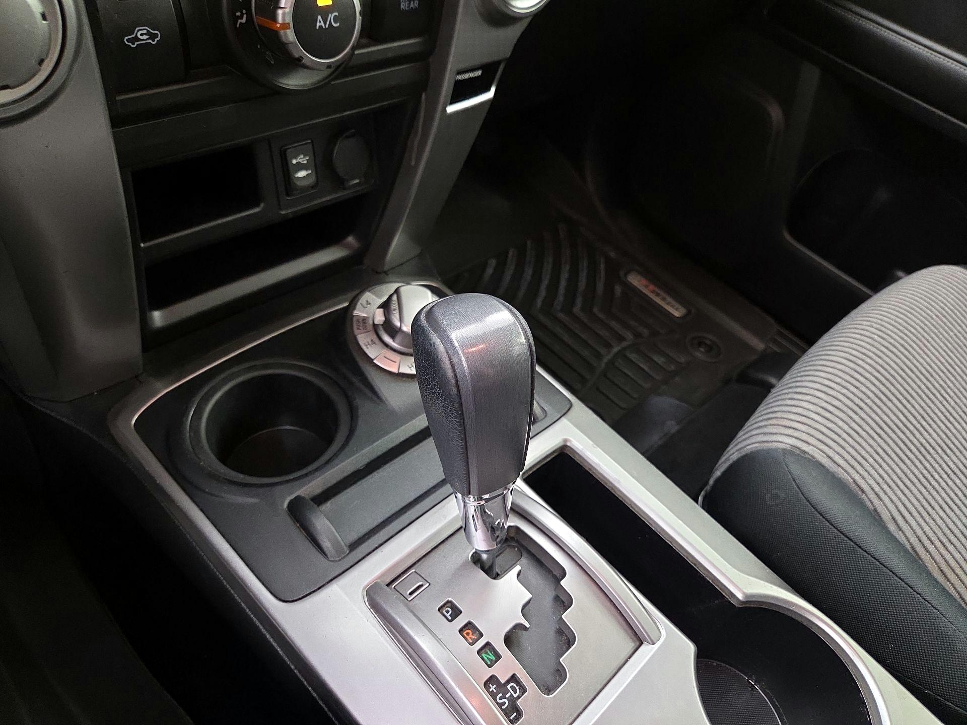 Thumbnail: 2014 Toyota 4Runner - 17