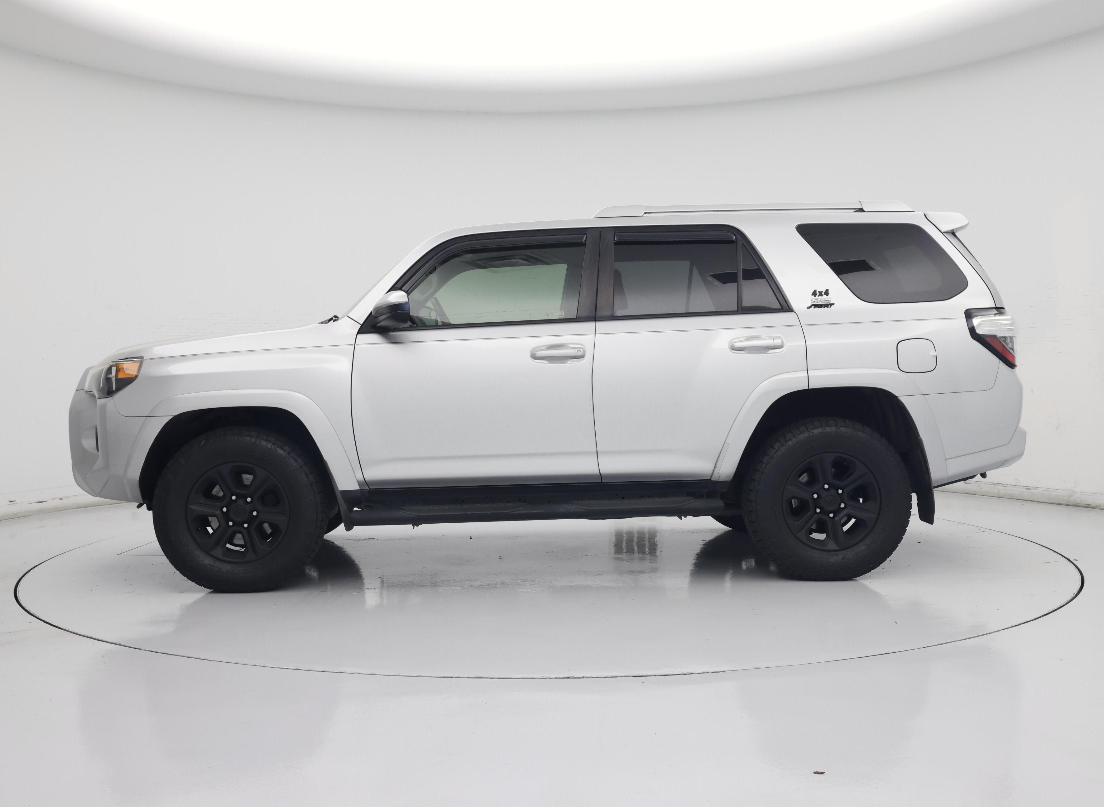 Thumbnail: 2014 Toyota 4Runner - 3