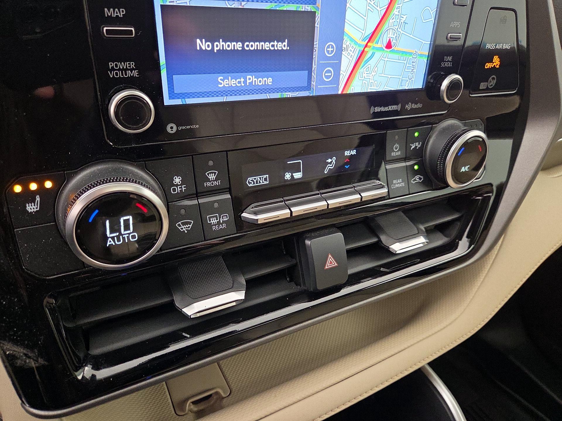 Thumbnail: 2022 Toyota Highlander - 17