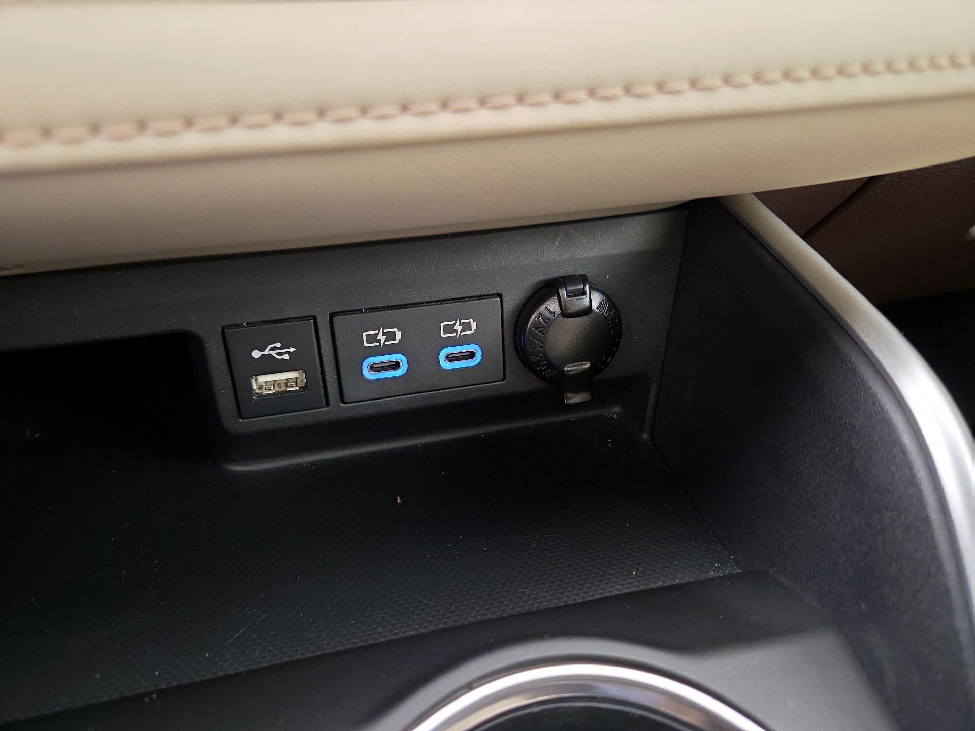 Thumbnail: 2022 Toyota Highlander - 19