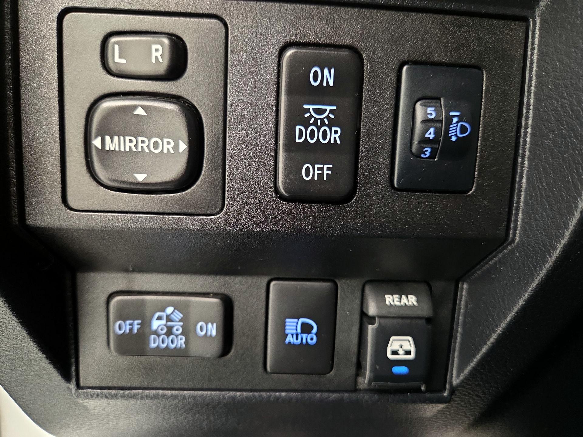 Thumbnail: 2018 Toyota Tundra - 13