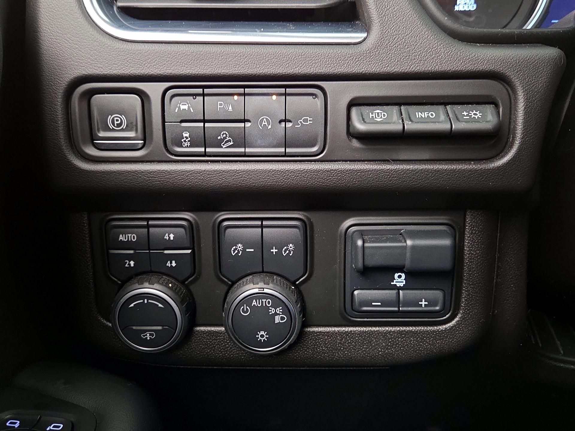 Thumbnail: 2021 Chevrolet Tahoe - 13