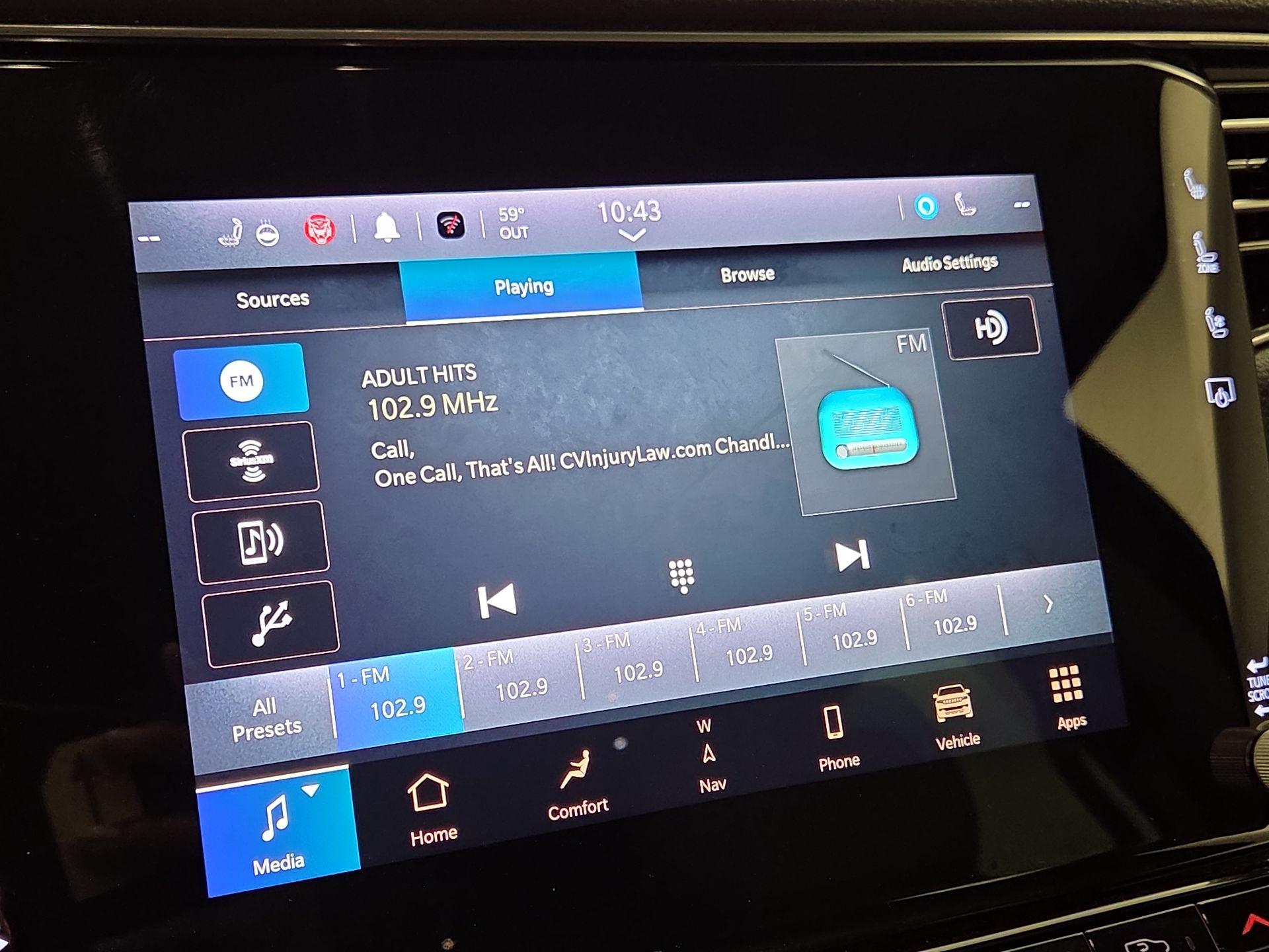 Thumbnail: 2023 Jeep Wagoneer - 16