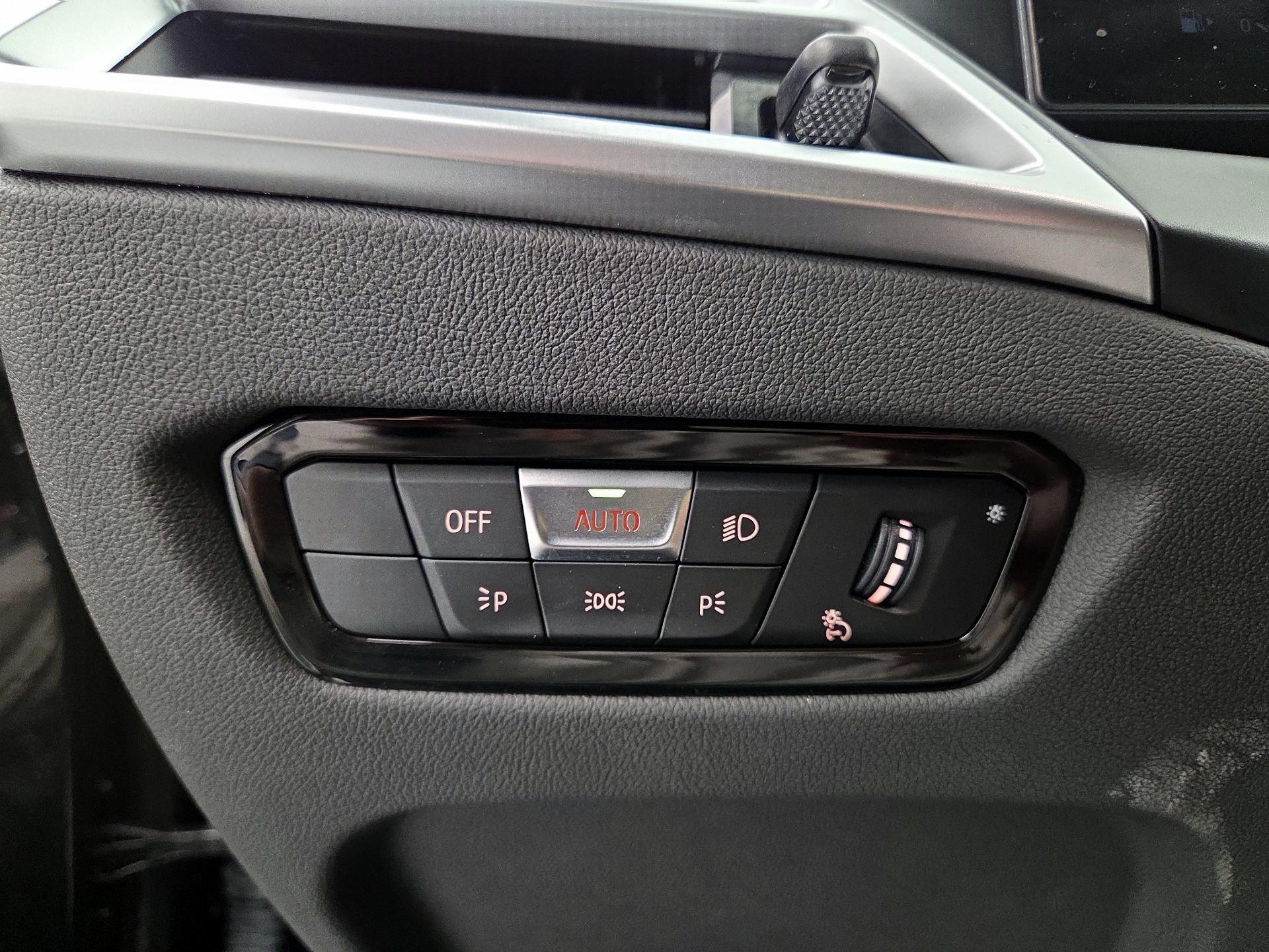 Thumbnail: 2025 BMW 3 Series - 13