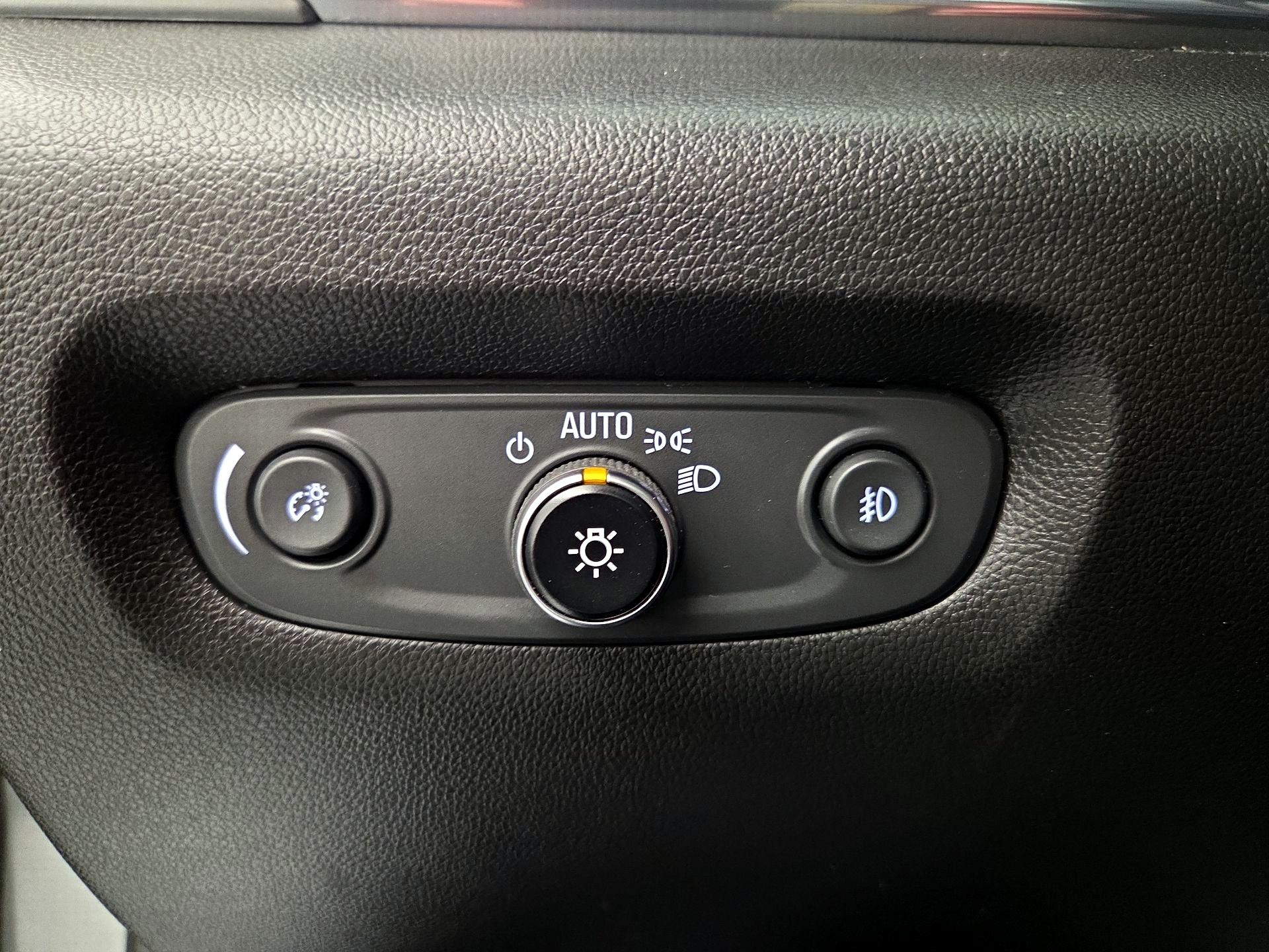 Thumbnail: 2021 Chevrolet Traverse - 13