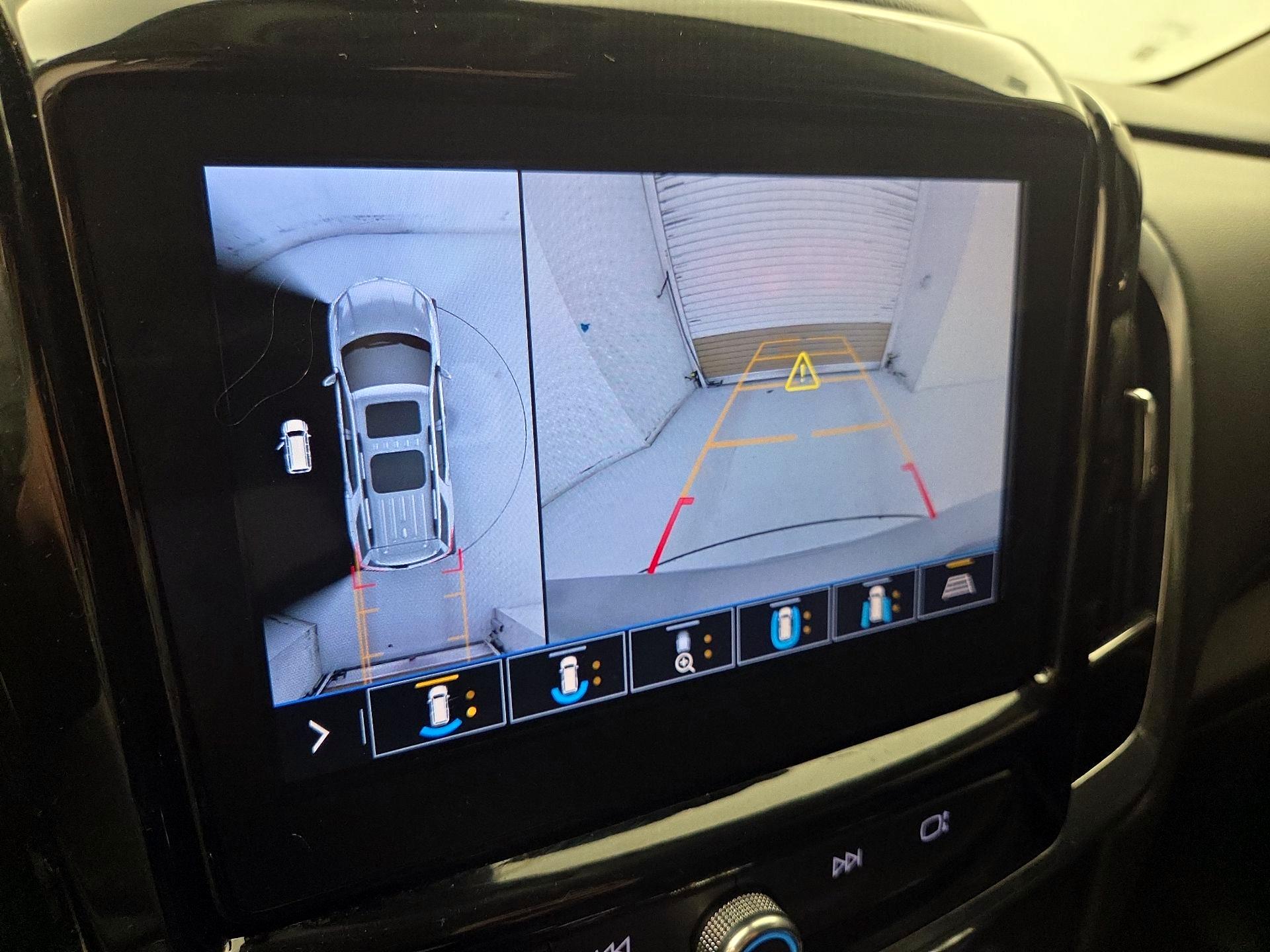 Thumbnail: 2021 Chevrolet Traverse - 15