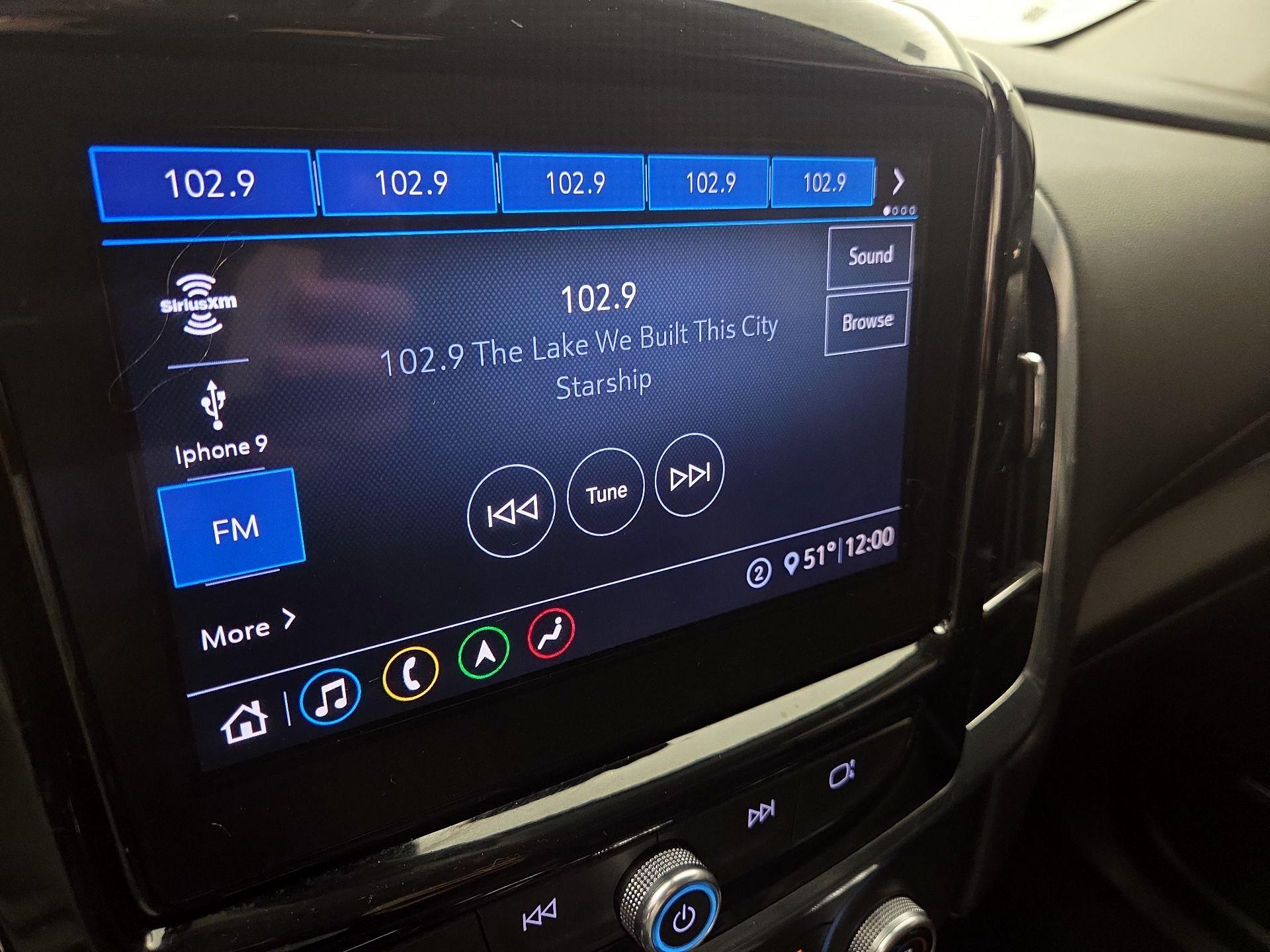 Thumbnail: 2021 Chevrolet Traverse - 16