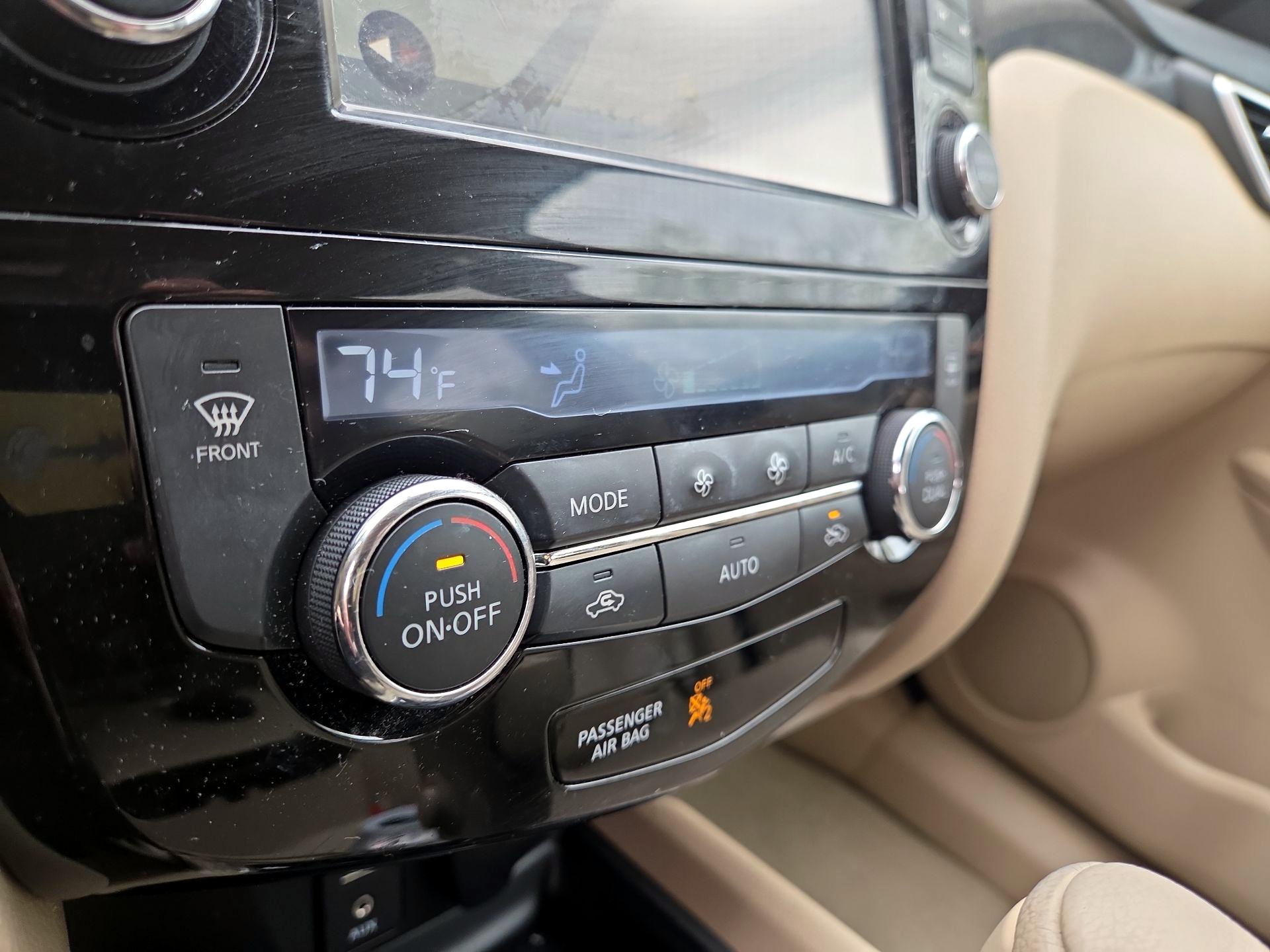 Thumbnail: 2014 Nissan Rogue - 14