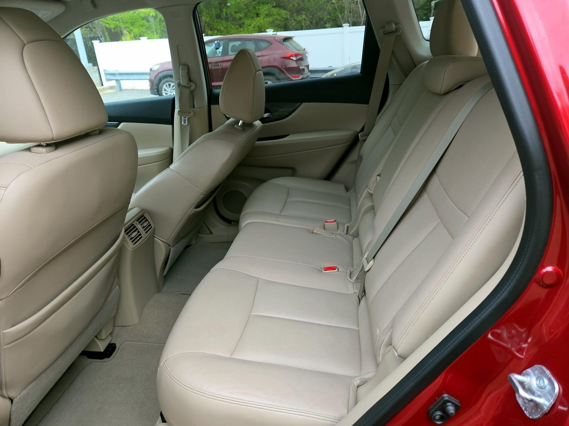 Thumbnail: 2014 Nissan Rogue - 17