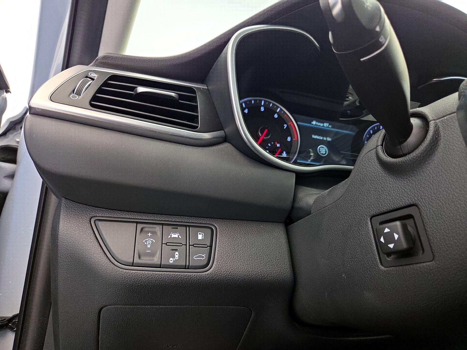 Thumbnail: 2019 Genesis G70 - 13