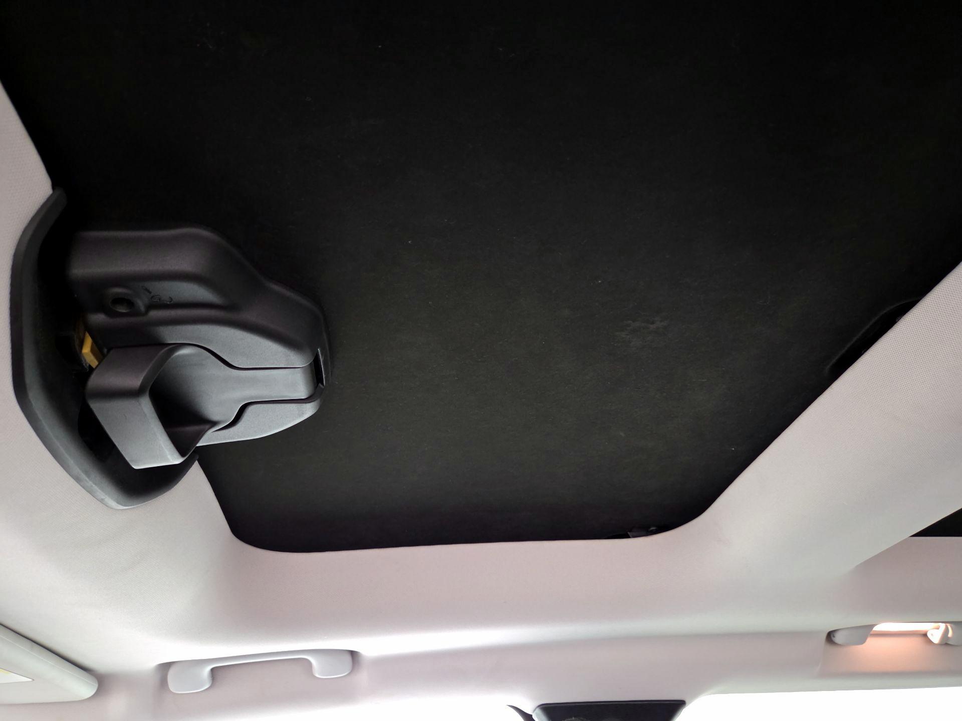 Thumbnail: 2015 Jeep Renegade - 19