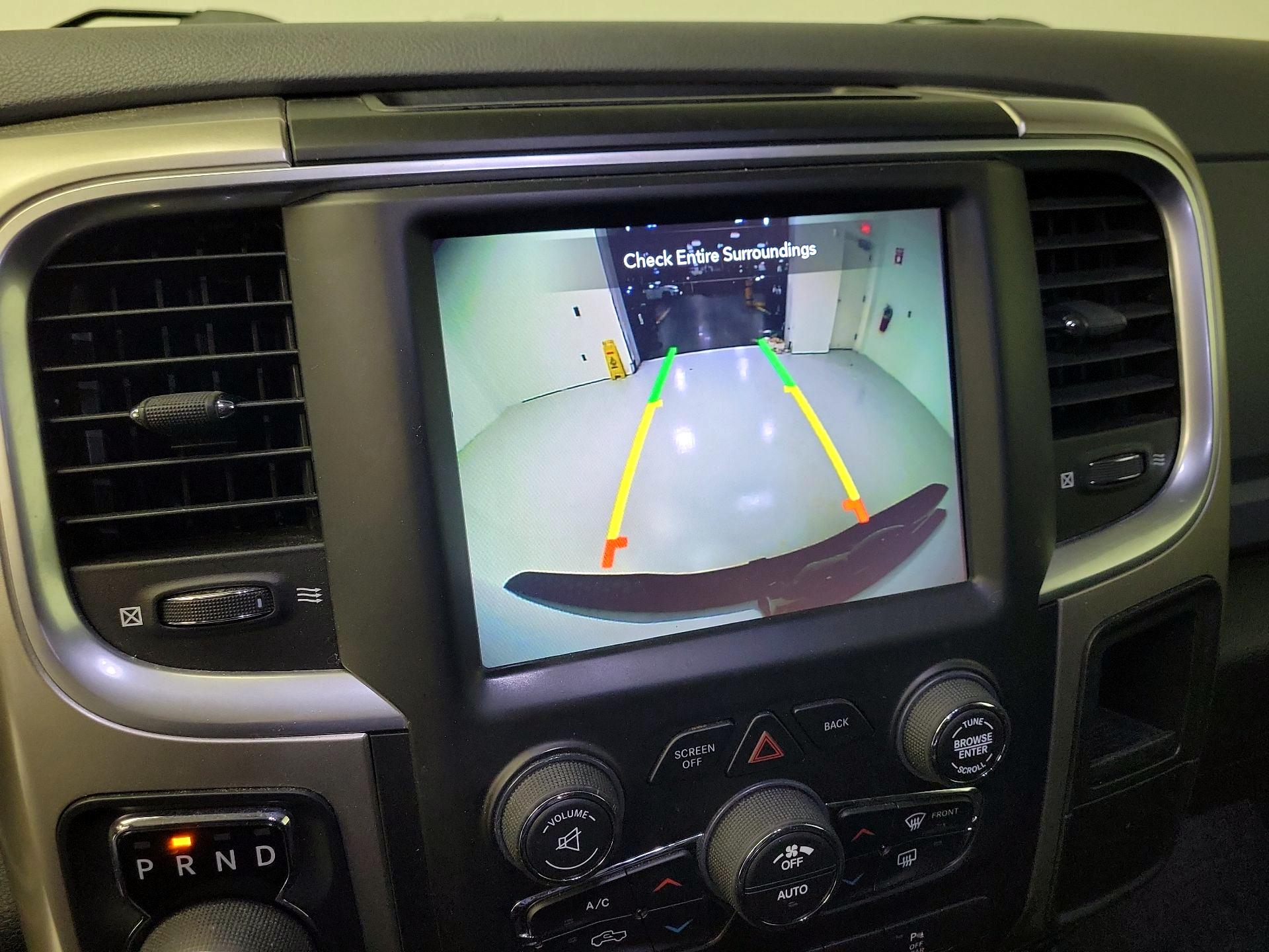 Thumbnail: 2020 RAM 1500 Classic - 14