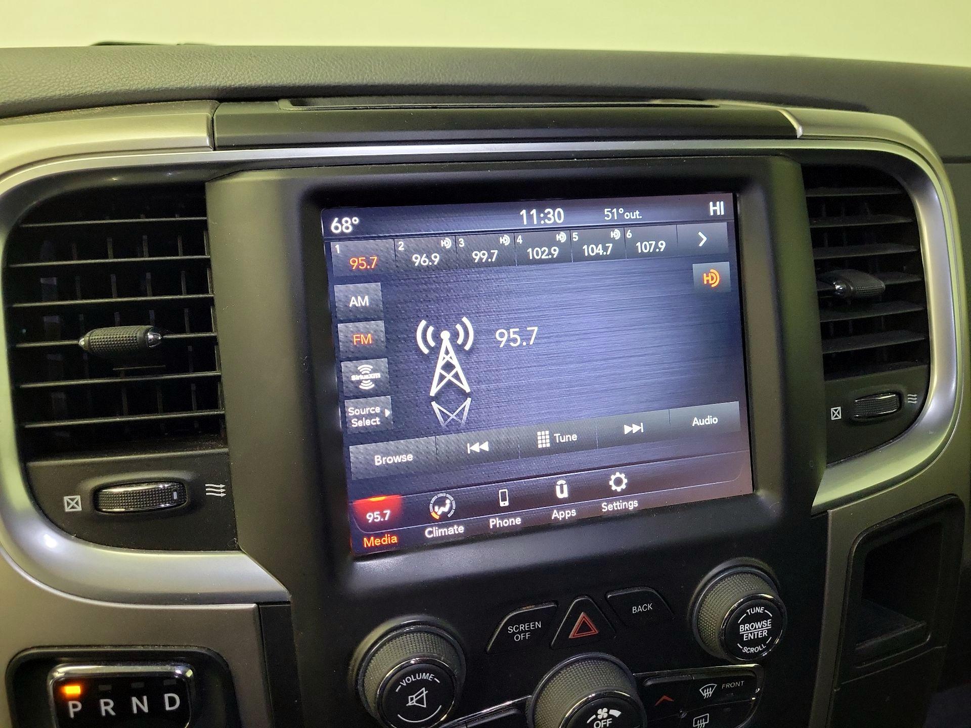 Thumbnail: 2020 RAM 1500 Classic - 15