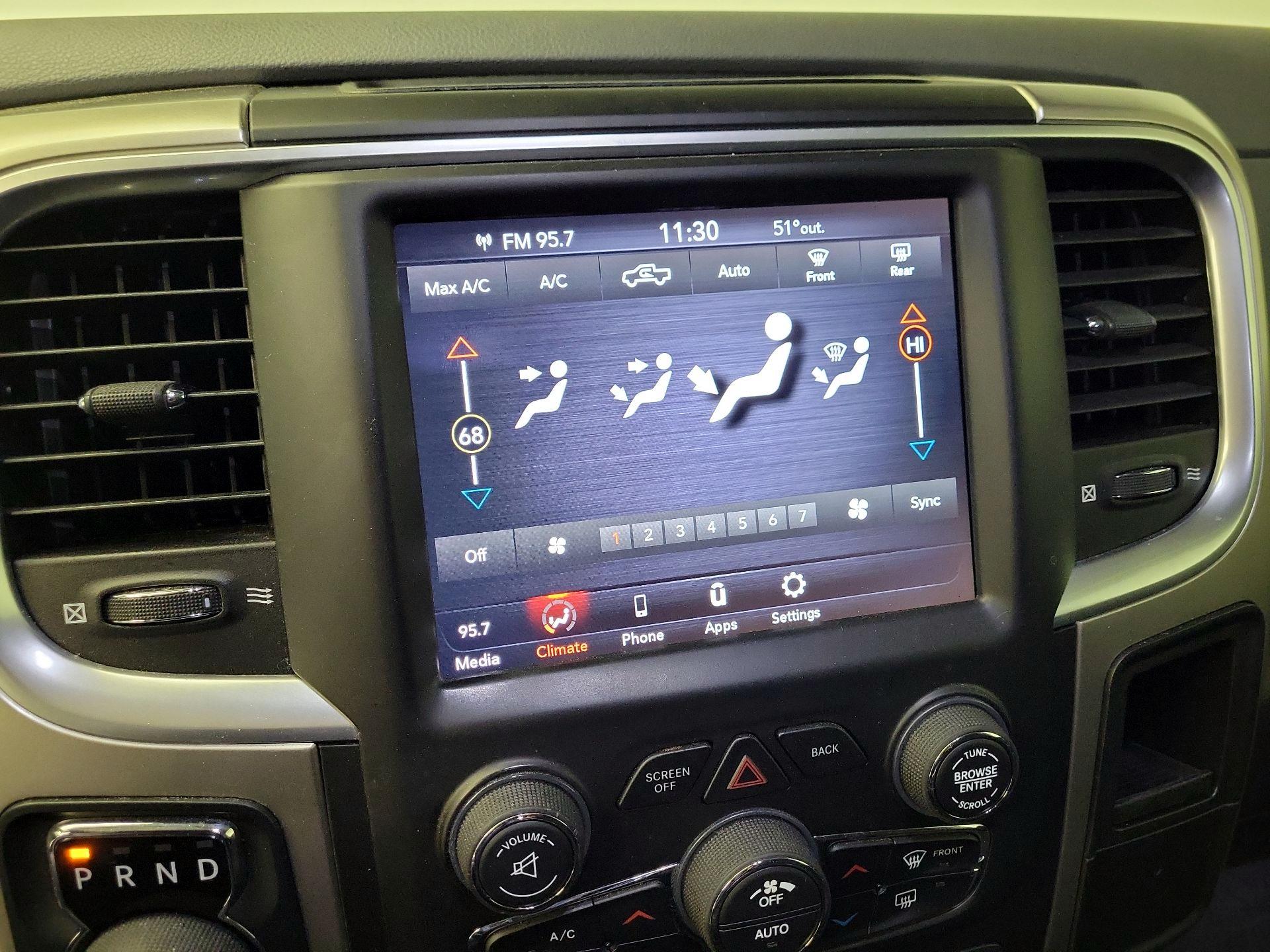 Thumbnail: 2020 RAM 1500 Classic - 16