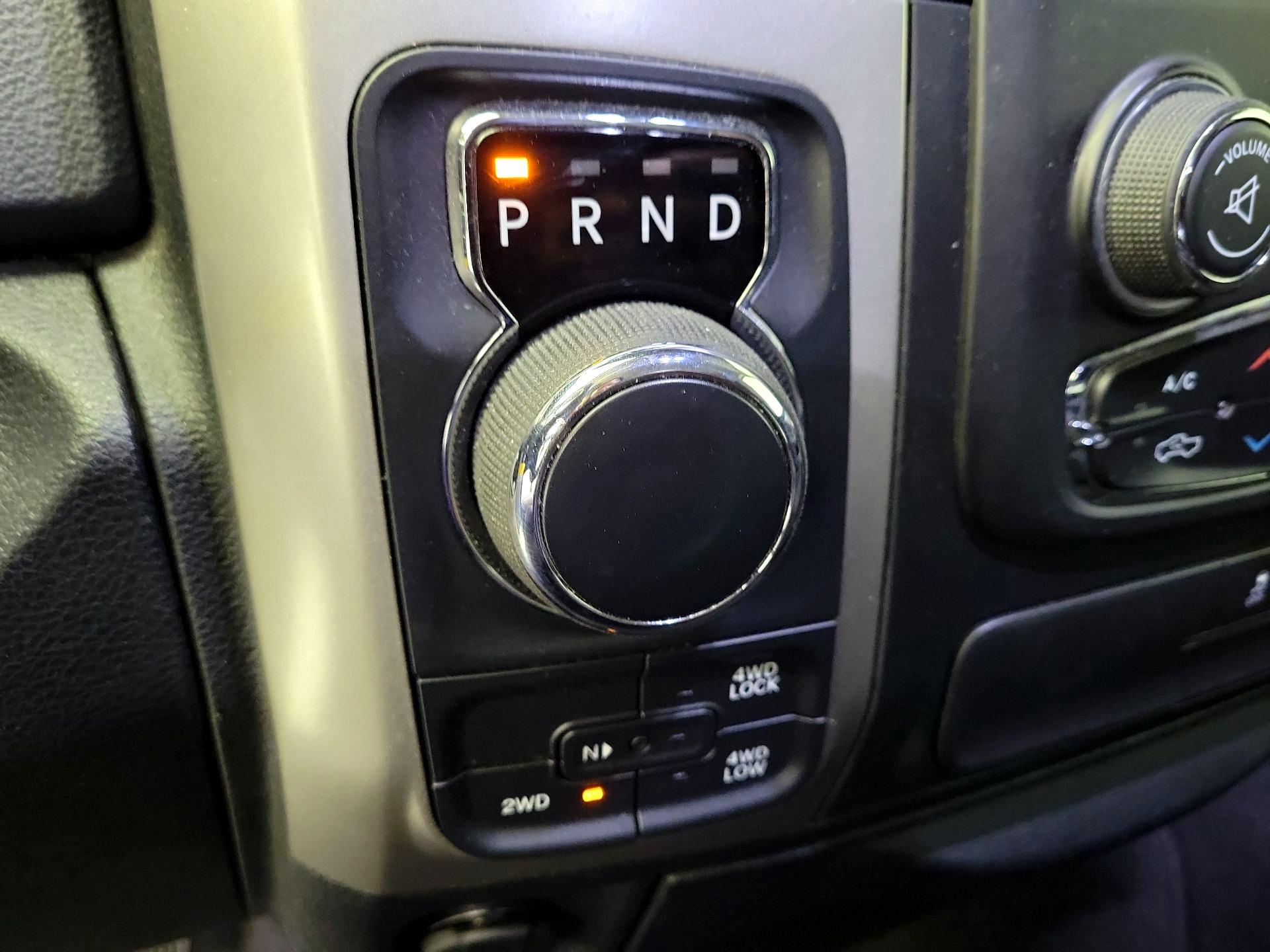 Thumbnail: 2020 RAM 1500 Classic - 17