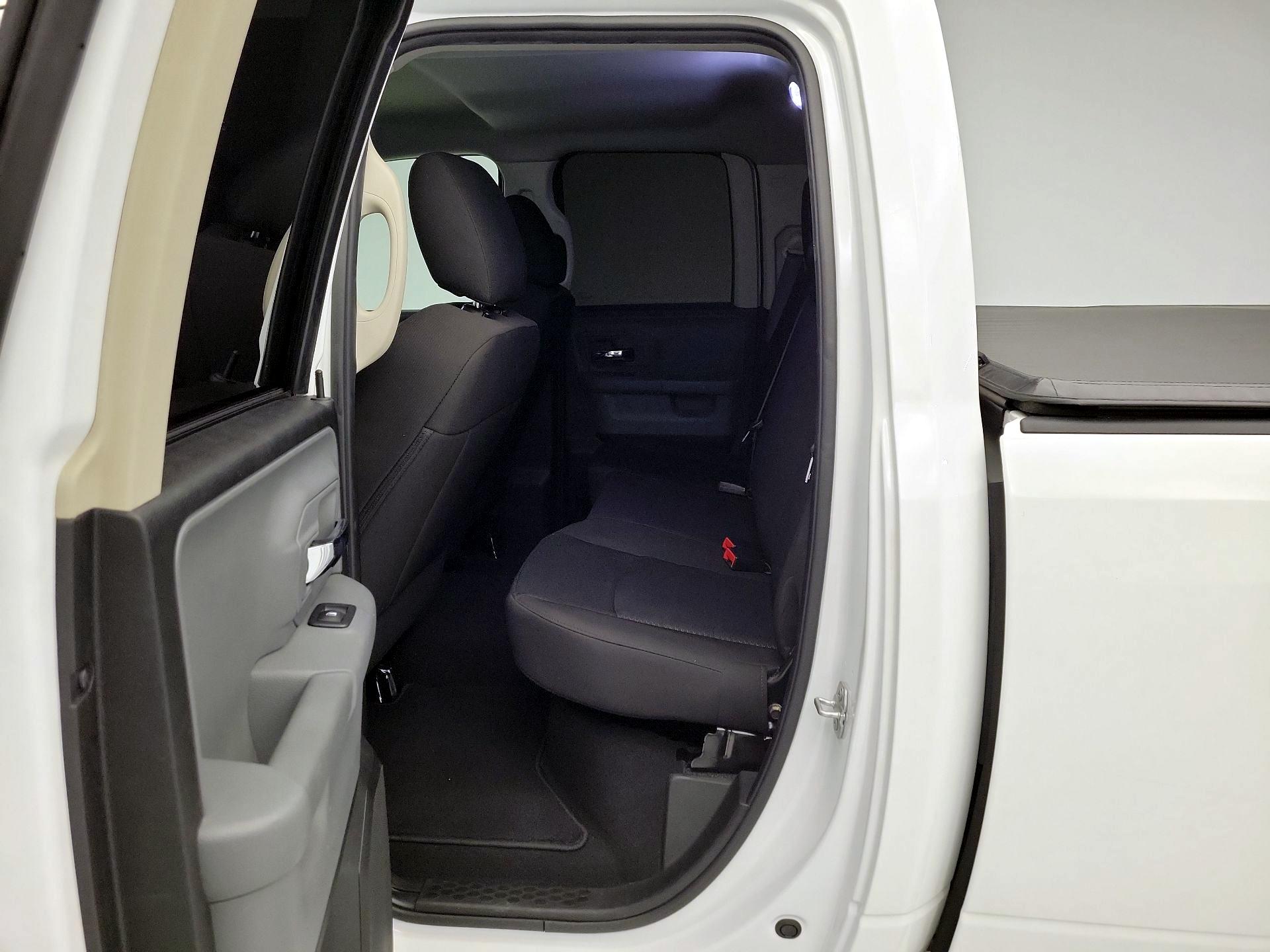 Thumbnail: 2020 RAM 1500 Classic - 19