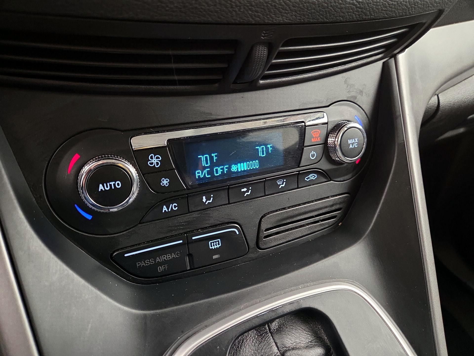 Thumbnail: 2014 Ford Escape - 16