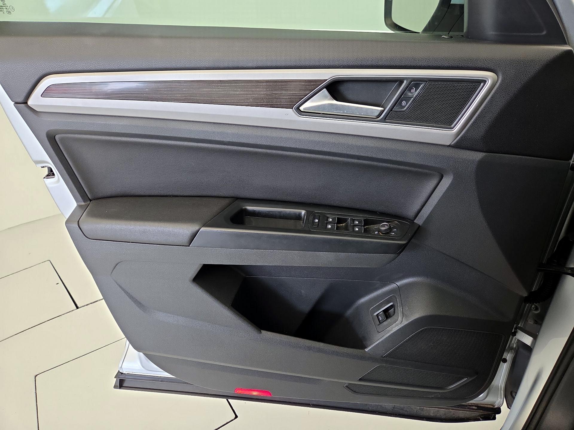 Thumbnail: 2019 Volkswagen Atlas - 12