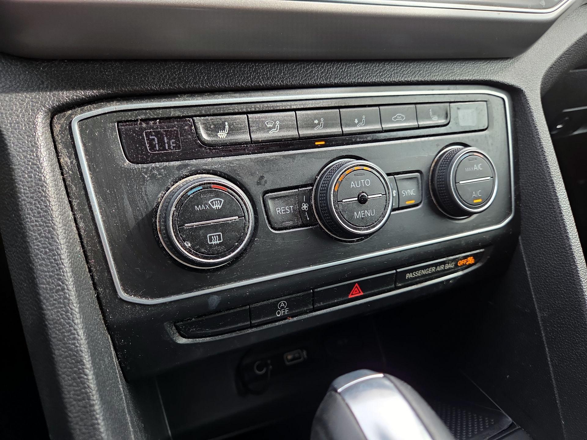 Thumbnail: 2019 Volkswagen Atlas - 16