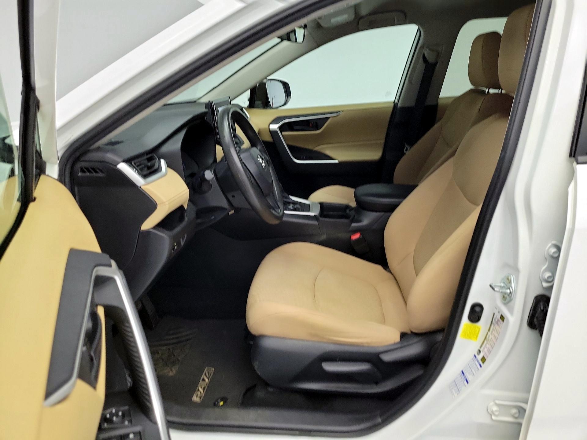 Thumbnail: 2021 Toyota RAV4 - 11