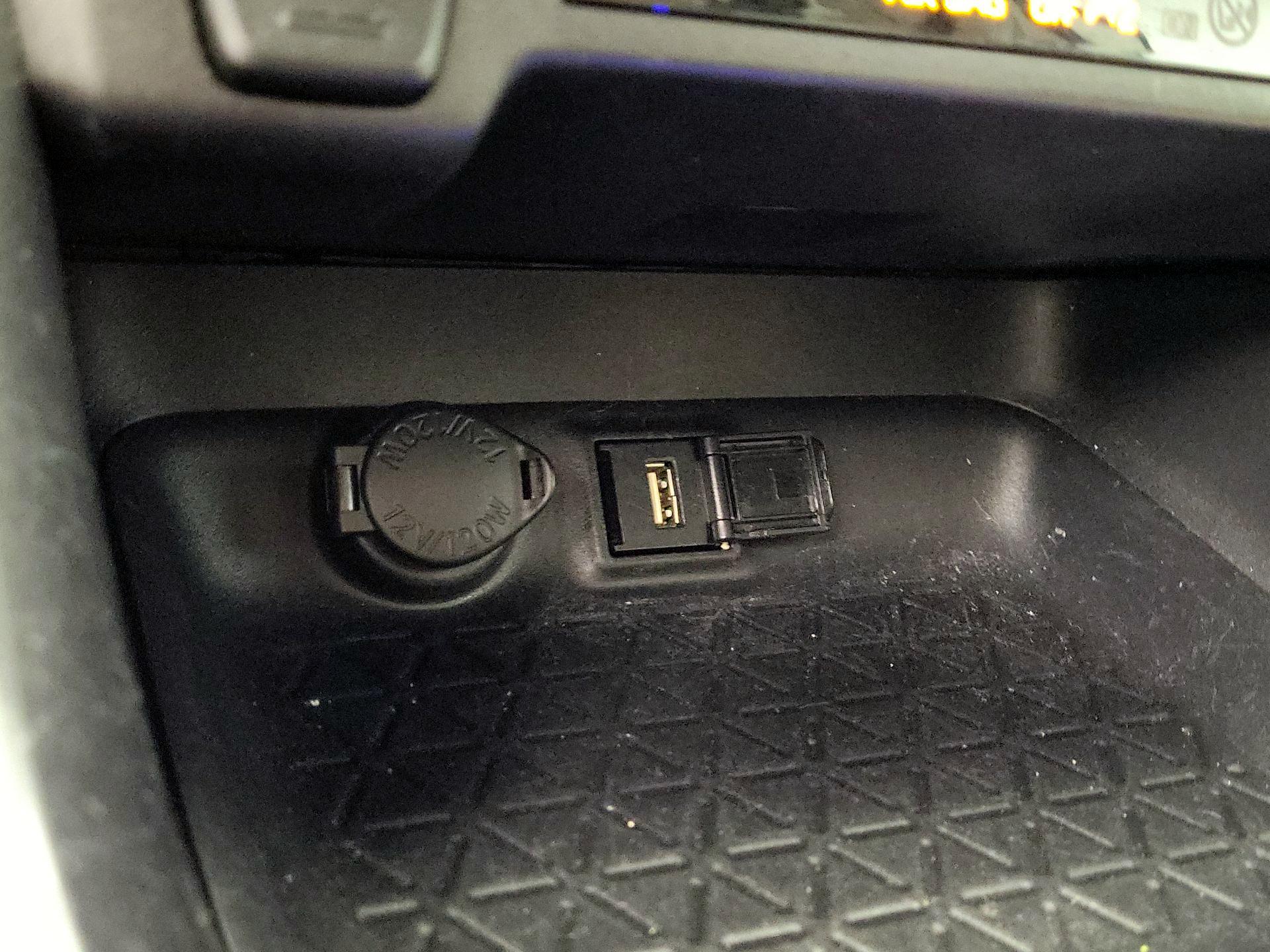 Thumbnail: 2021 Toyota RAV4 - 18